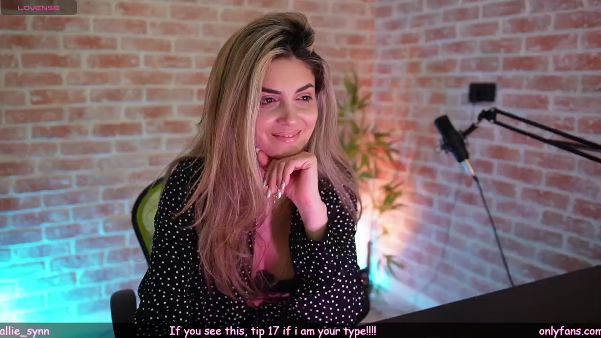 Gallery image thumbnail from Allie_Synn's myfreecams stream on, 01/11/2025, 09:45 image 14 of 20