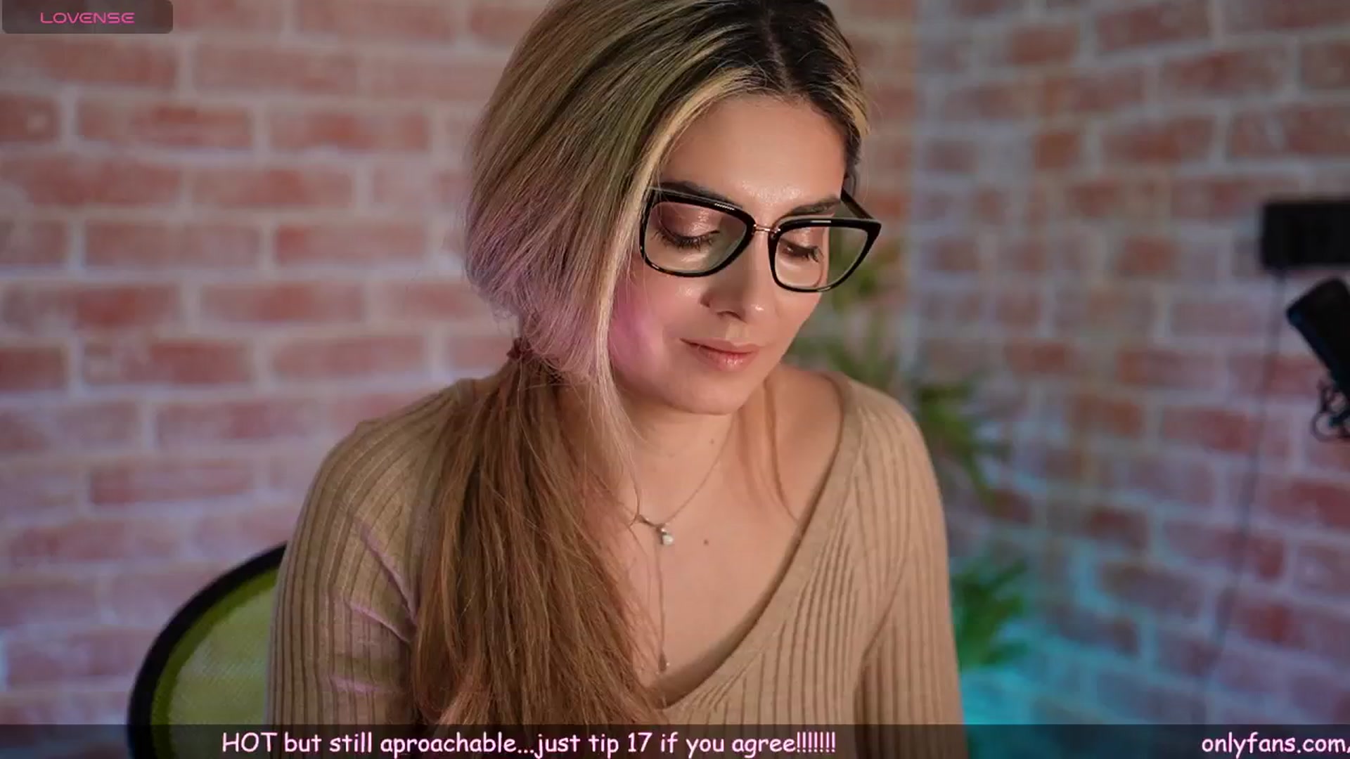 Gallery image thumbnail from Allie_Synn's myfreecams stream on, 01/12/2025, 10:03 image 9 of 20