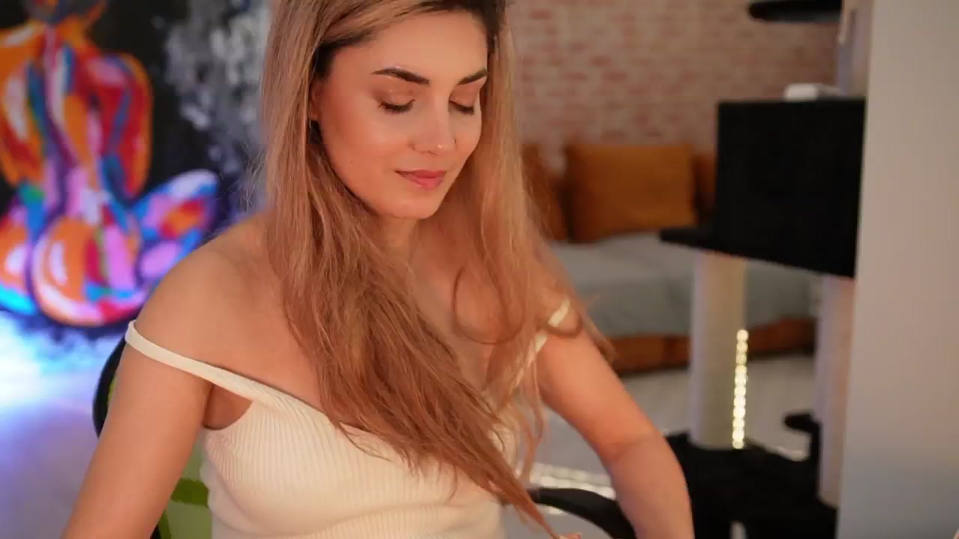 Gallery image thumbnail from Allie_Synn's myfreecams stream on, 02/19/2025, 14:57 image 5 of 20