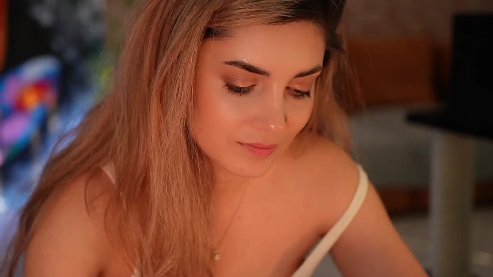 Gallery image thumbnail from Allie_Synn's myfreecams stream on, 02/19/2025, 14:57 image 13 of 20
