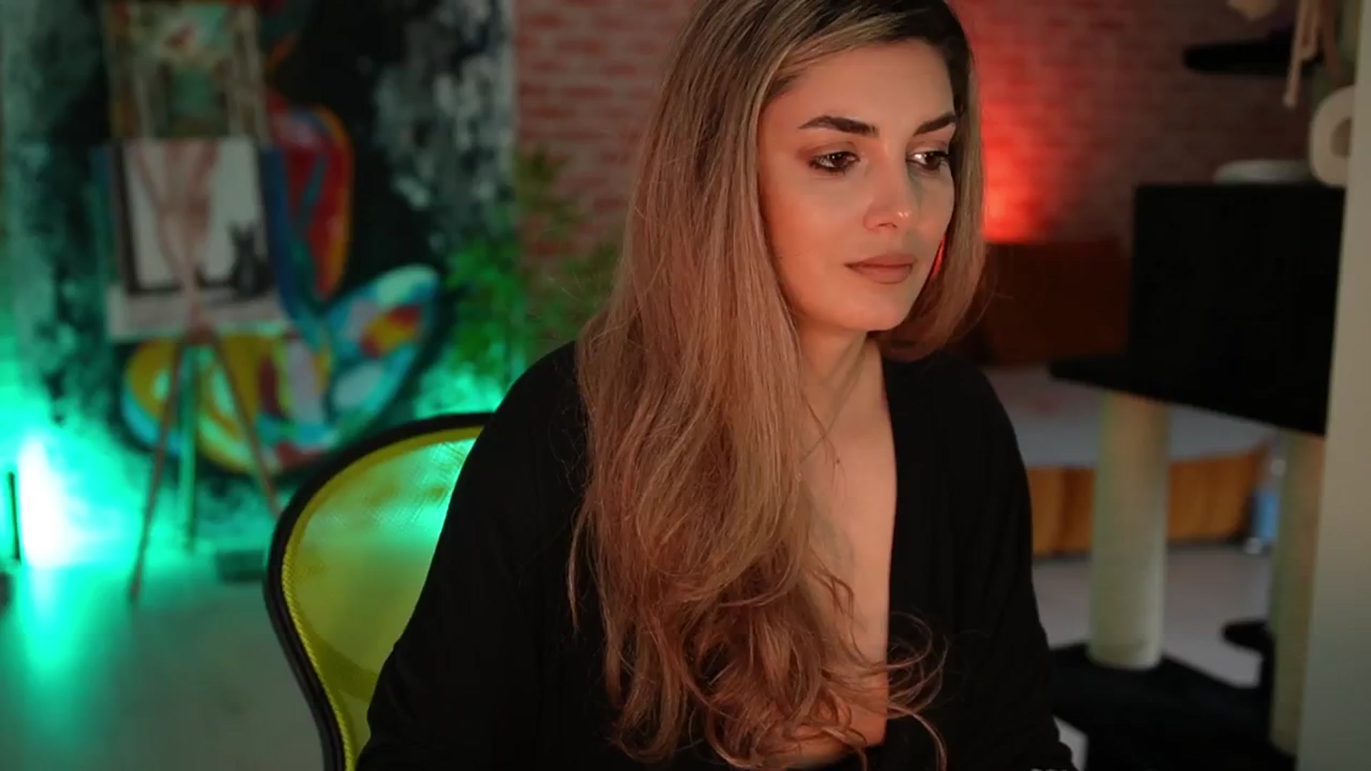 Gallery image thumbnail from Allie_Synn's myfreecams stream on, 03/04/2025, 10:52 image 11 of 20
