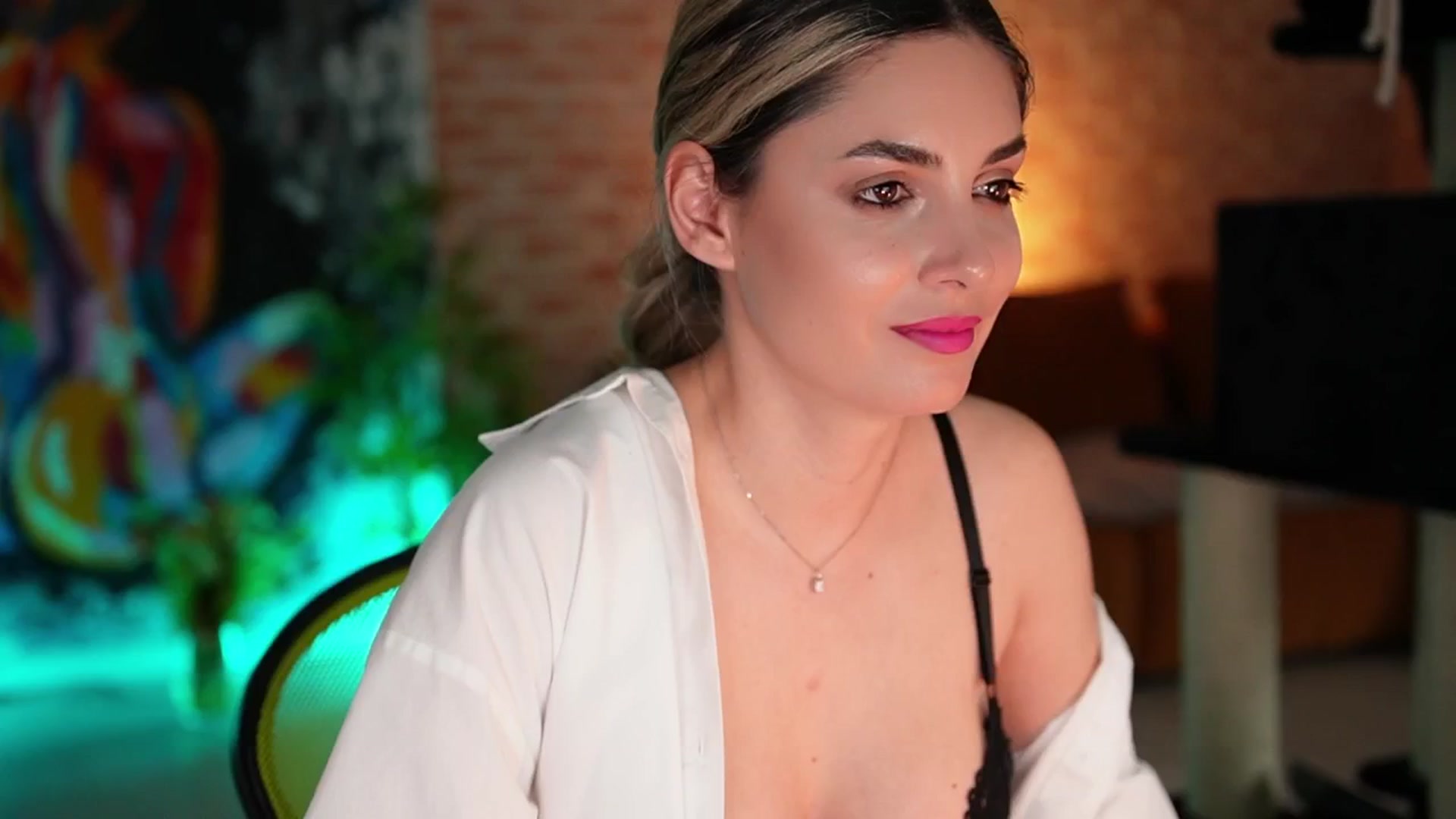 Gallery image thumbnail from Allie_Synn's myfreecams stream on, 03/12/2025, 11:01 image 4 of 20