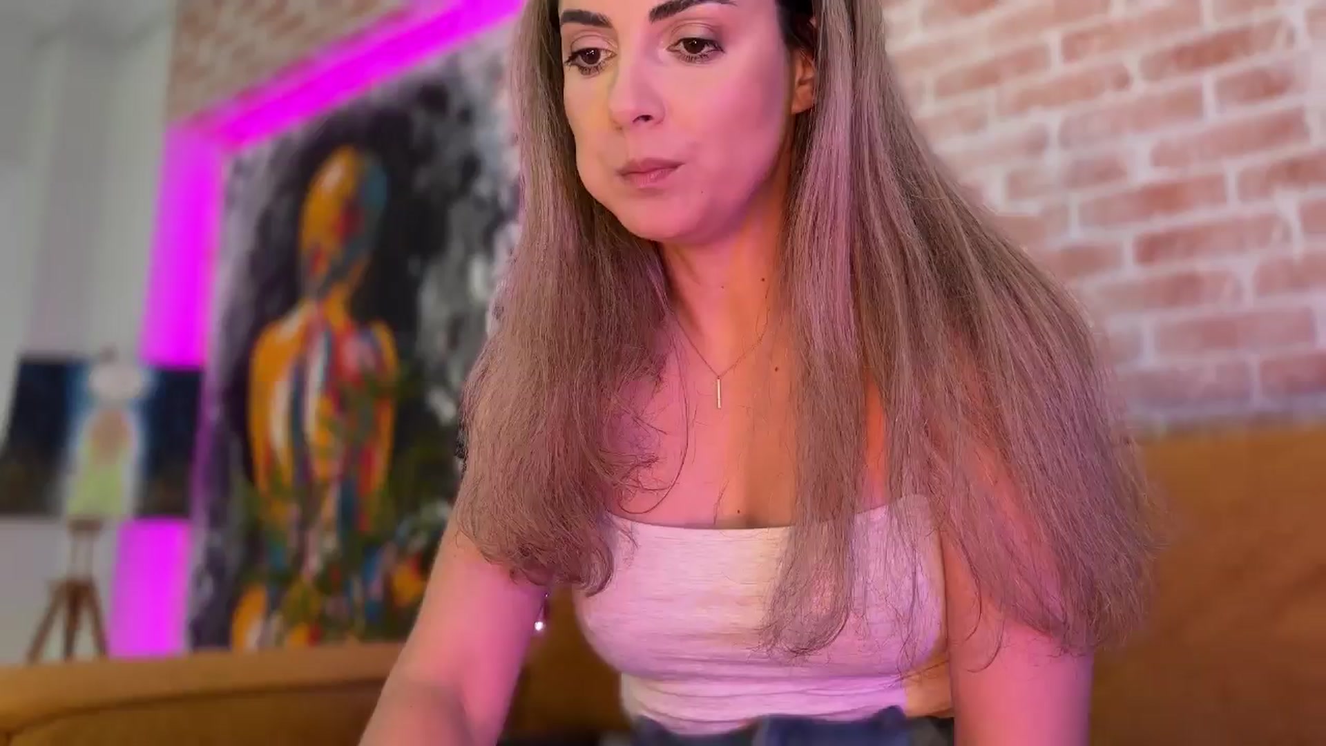 Gallery image thumbnail from Allie_Synn's myfreecams stream on, 06/06/2025, 14:06 image 18 of 20