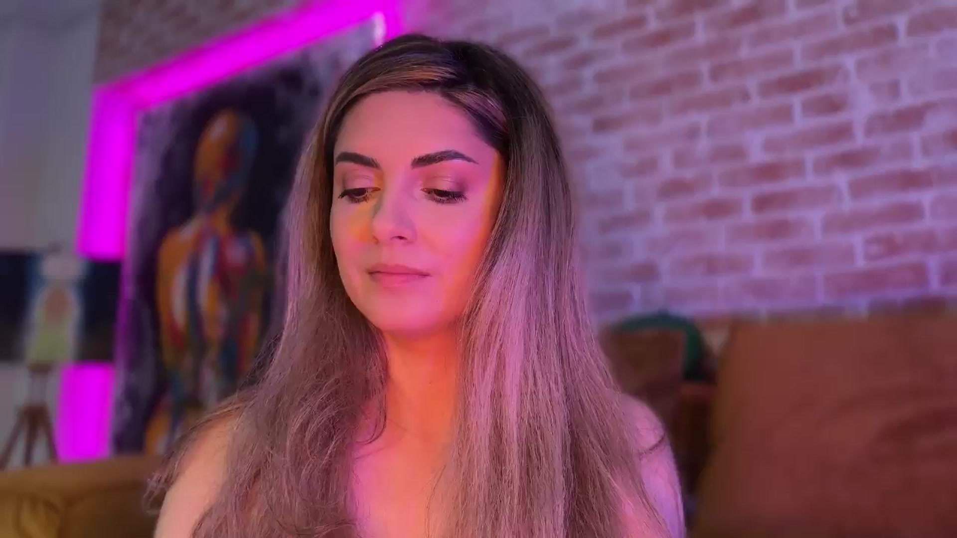 Gallery image thumbnail from Allie_Synn's myfreecams stream on, 06/06/2025, 14:06 image 14 of 20