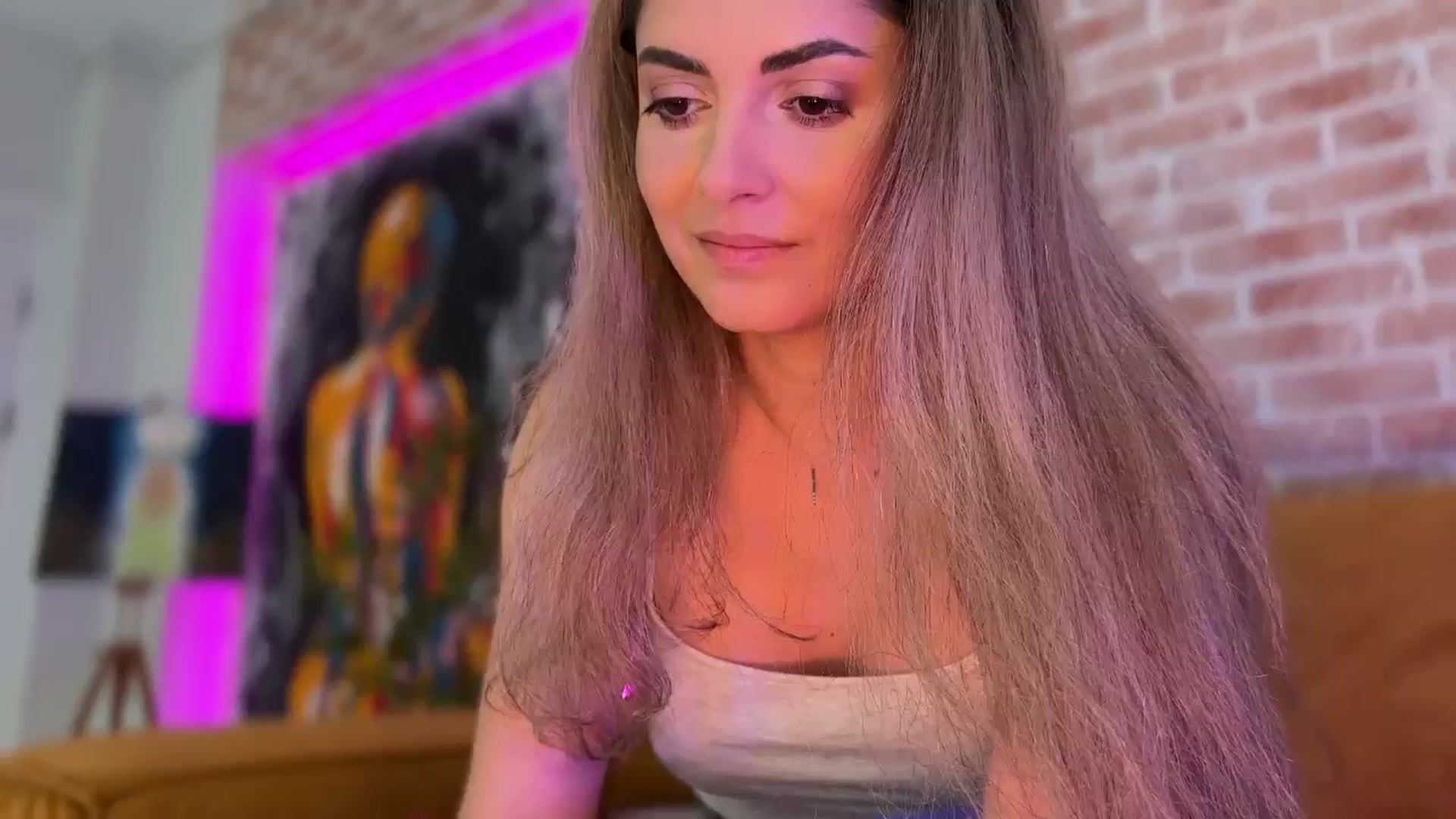 Gallery image thumbnail from Allie_Synn's myfreecams stream on, 06/06/2025, 14:06 image 16 of 20