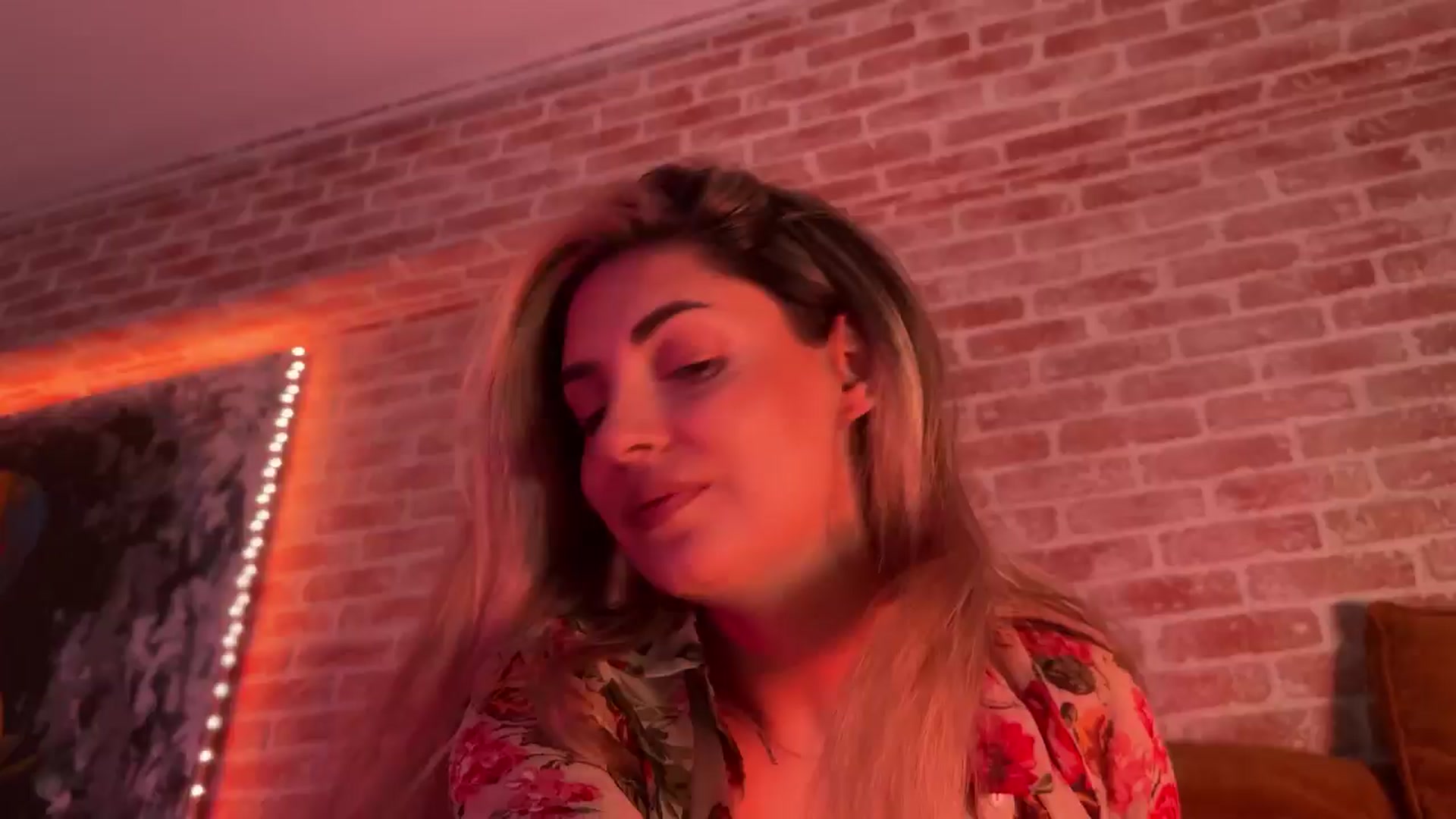 Gallery image thumbnail from Allie_Synn's myfreecams stream on, 06/13/2025, 16:44 image 11 of 20