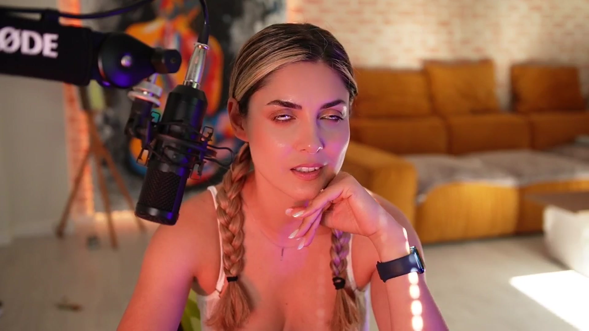 Gallery image thumbnail from Allie_Synn's myfreecams stream on, 07/03/2025, 15:33 image 17 of 20