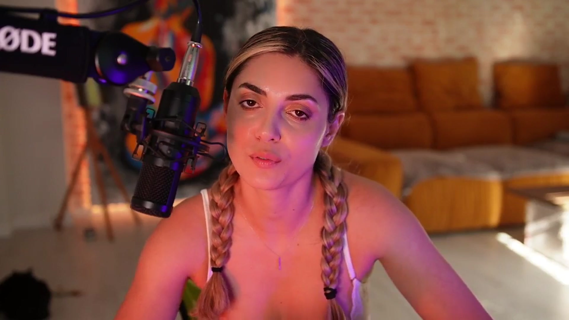 Gallery image thumbnail from Allie_Synn's myfreecams stream on, 07/03/2025, 15:33 image 20 of 20