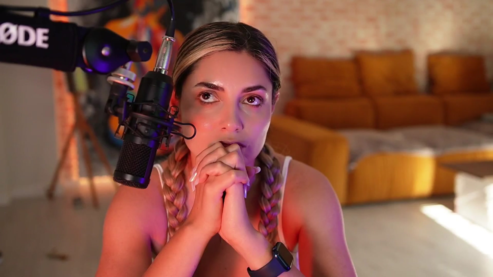 Gallery image thumbnail from Allie_Synn's myfreecams stream on, 07/03/2025, 15:33 image 19 of 20