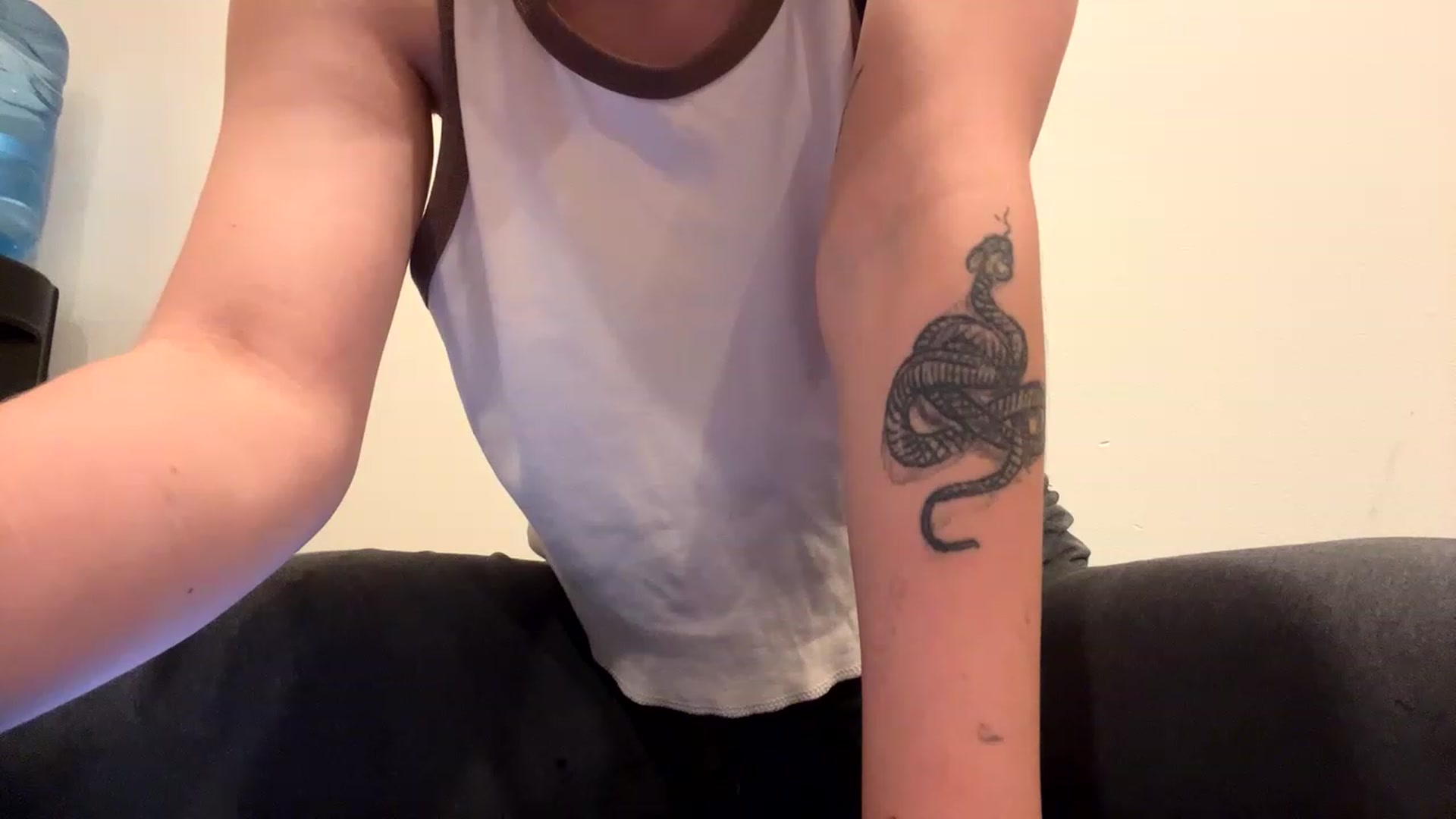 Gallery image thumbnail from Alliebearxx21's myfreecams stream on, 06/07/2023, 17:26 image 6 of 20