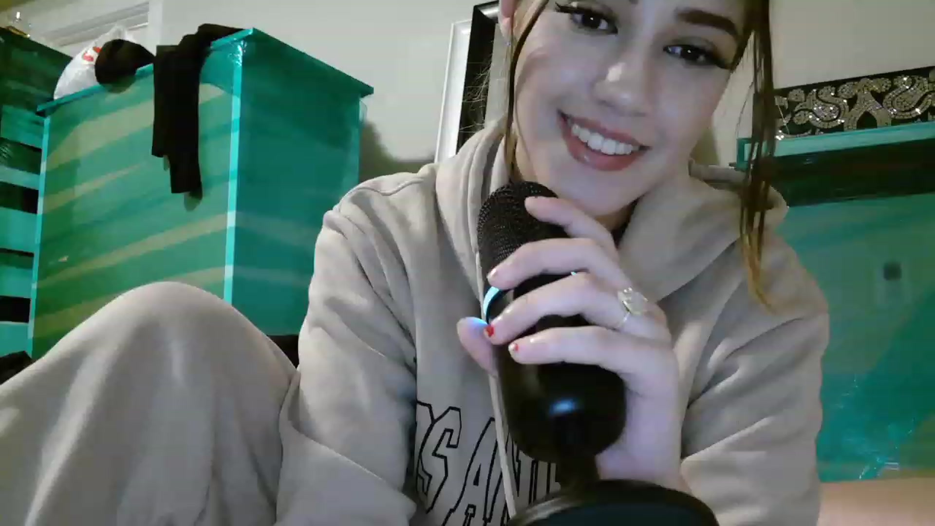 Gallery image thumbnail from Alliecat001's myfreecams stream on, 12/07/2022, 14:02 image 1 of 20