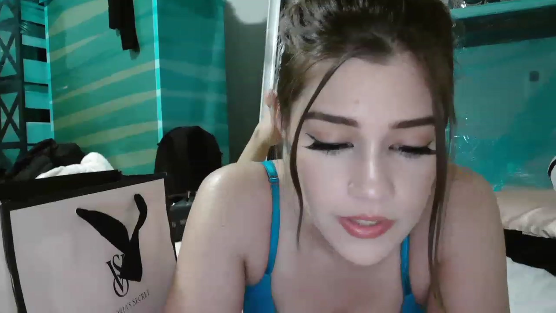 Gallery image thumbnail from Alliecat001's myfreecams stream on, 12/07/2022, 14:02 image 17 of 20