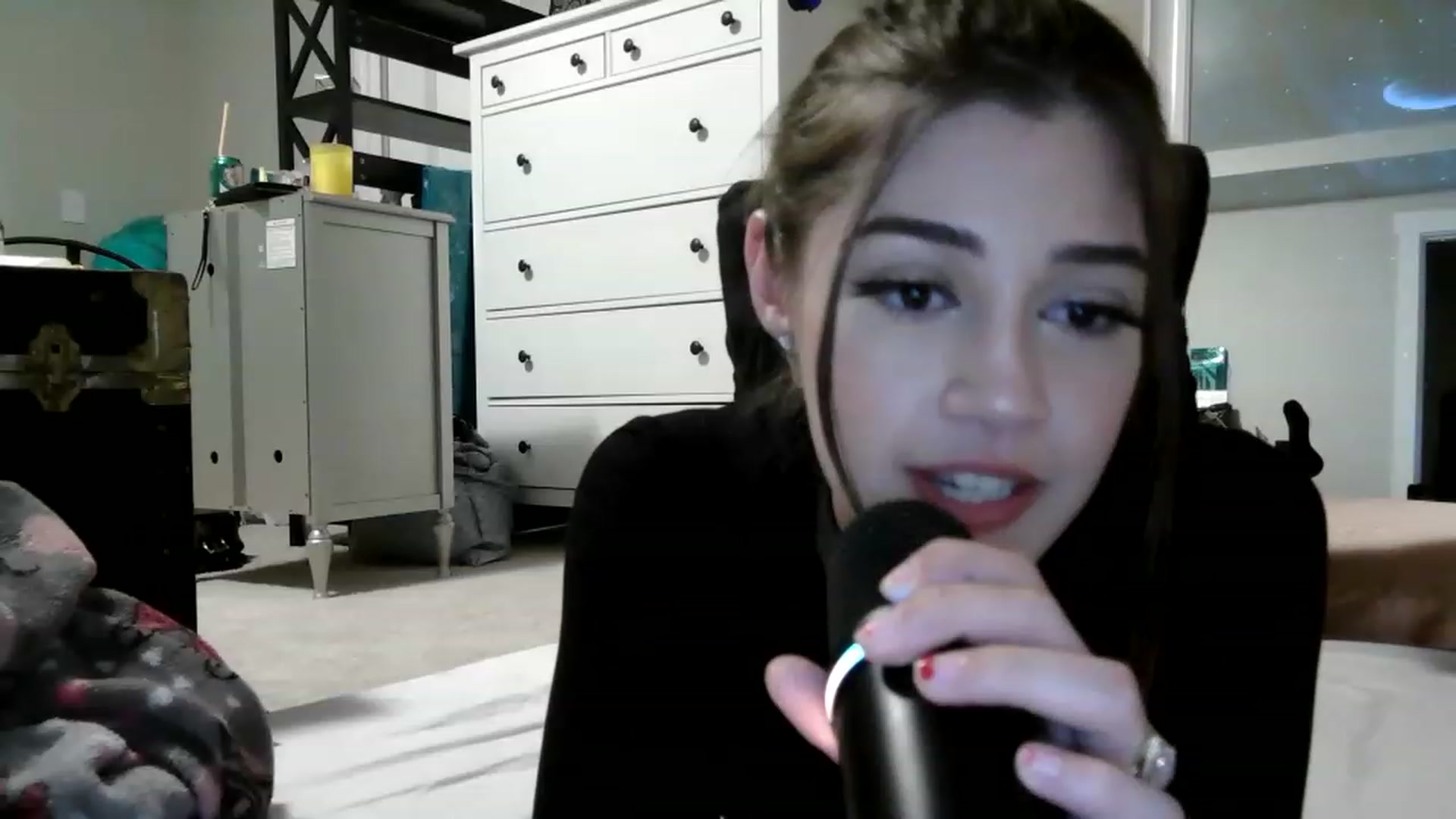Gallery image thumbnail from Alliecat001's myfreecams stream on, 12/11/2022, 11:53 image 5 of 20