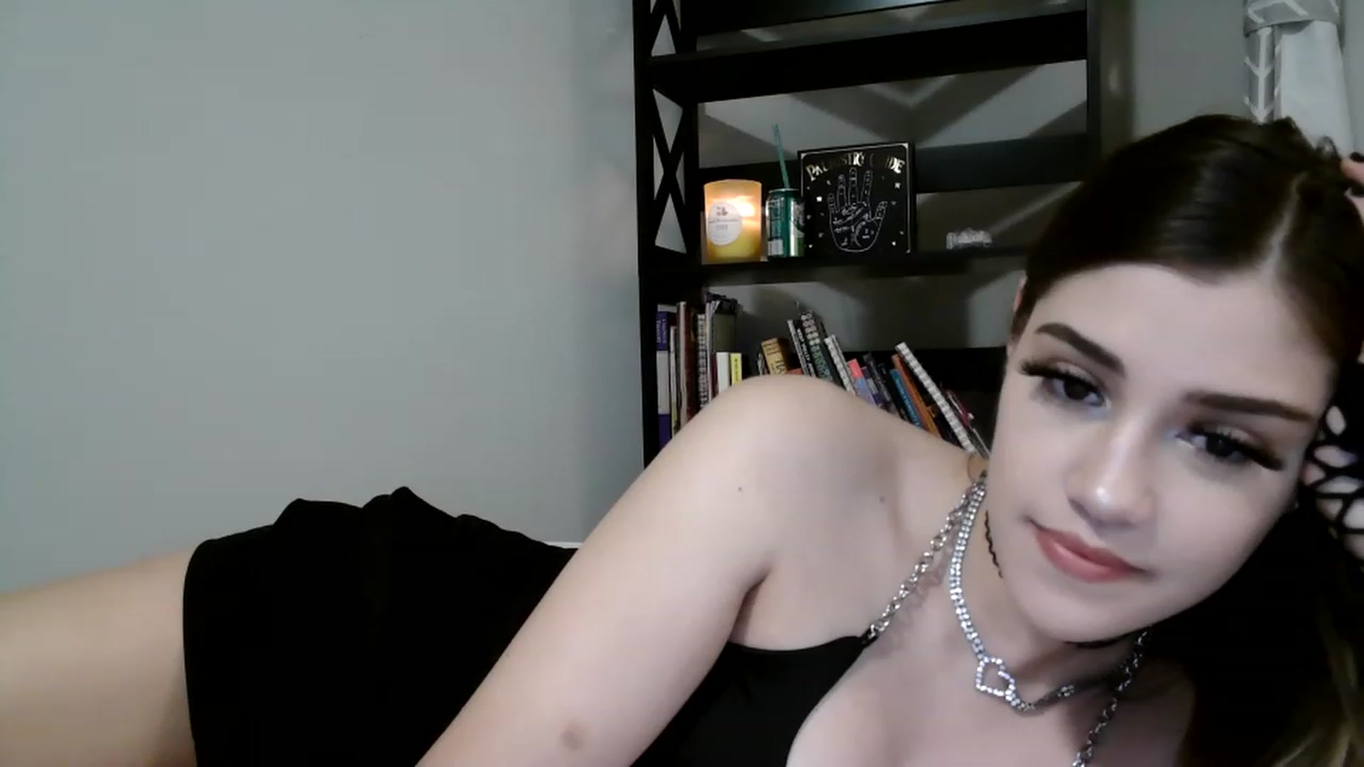 Gallery image thumbnail from Alliecat001's myfreecams stream on, 12/19/2022, 08:54 image 9 of 20
