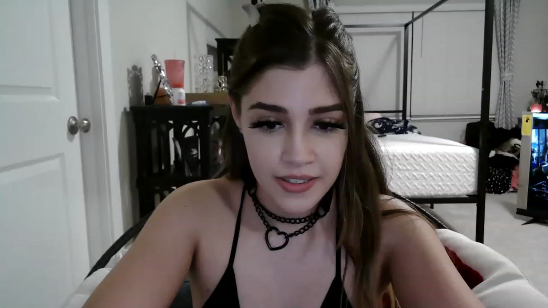 Gallery image thumbnail from Alliecat001's myfreecams stream on, 01/17/2023, 12:43 image 19 of 20