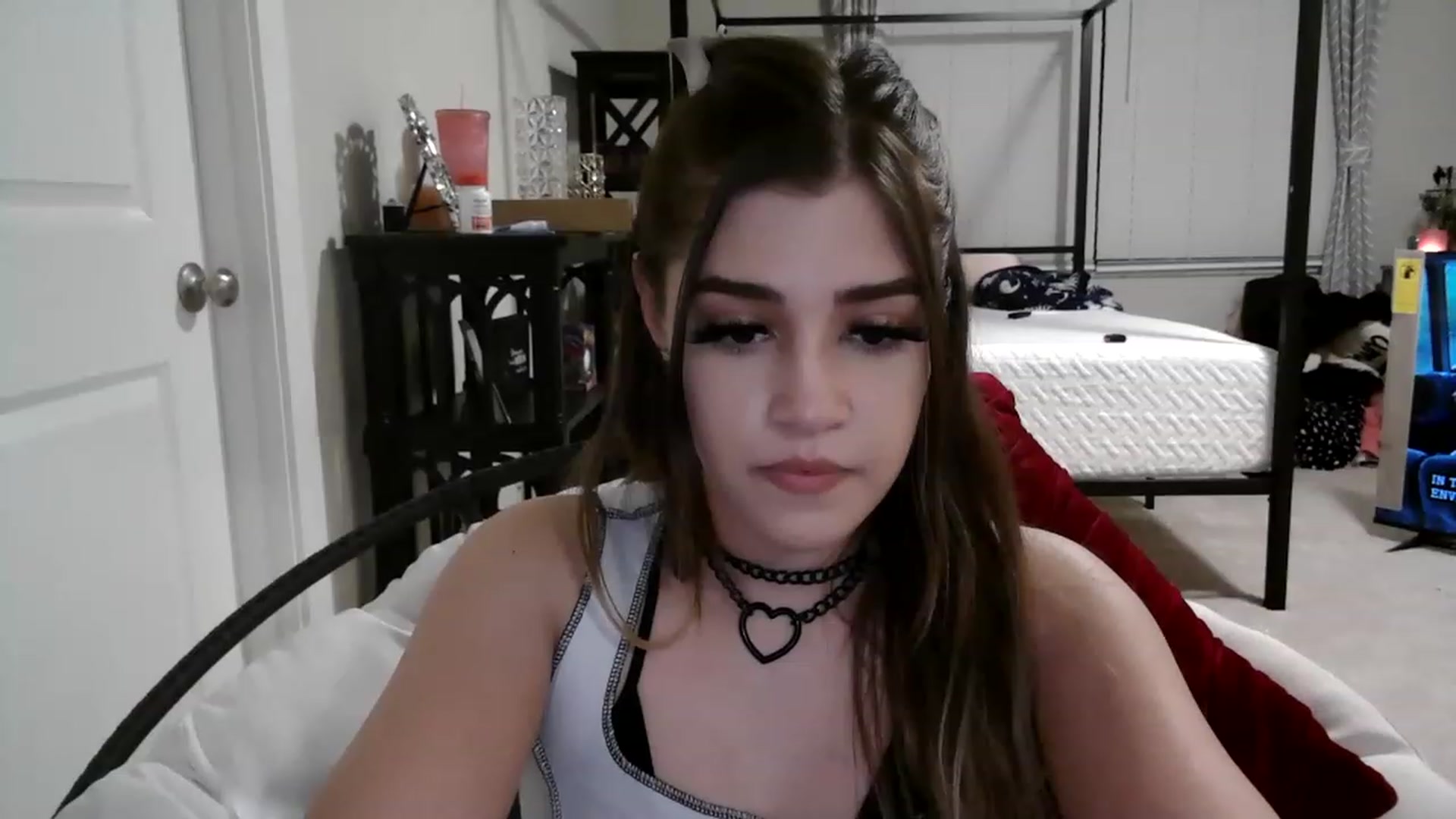 Gallery image thumbnail from Alliecat001's myfreecams stream on, 01/17/2023, 12:43 image 12 of 20