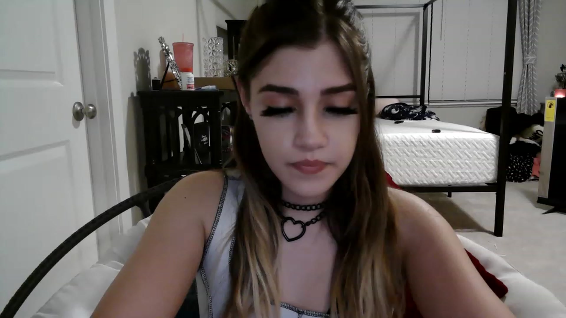 Gallery image thumbnail from Alliecat001's myfreecams stream on, 01/17/2023, 12:43 image 15 of 20