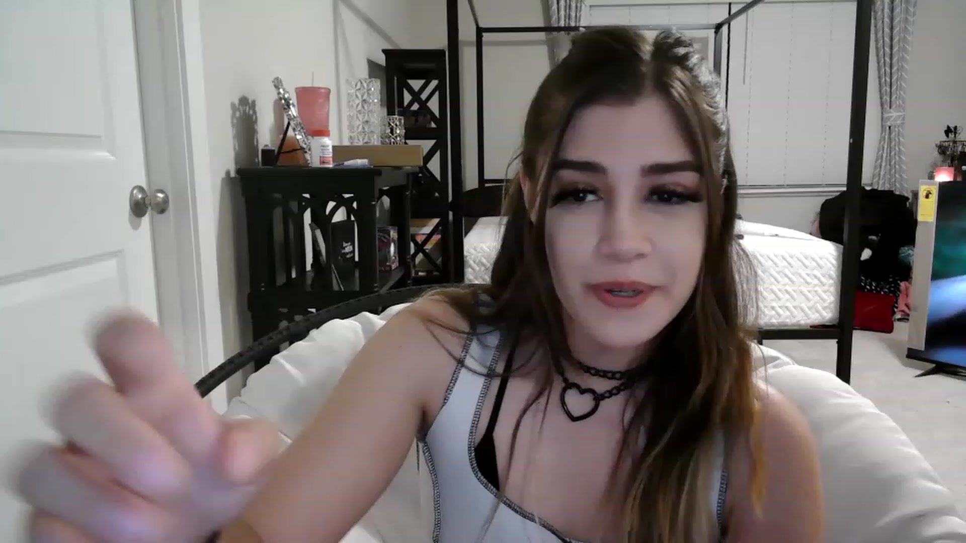 Gallery image thumbnail from Alliecat001's myfreecams stream on, 01/17/2023, 12:43 image 1 of 20