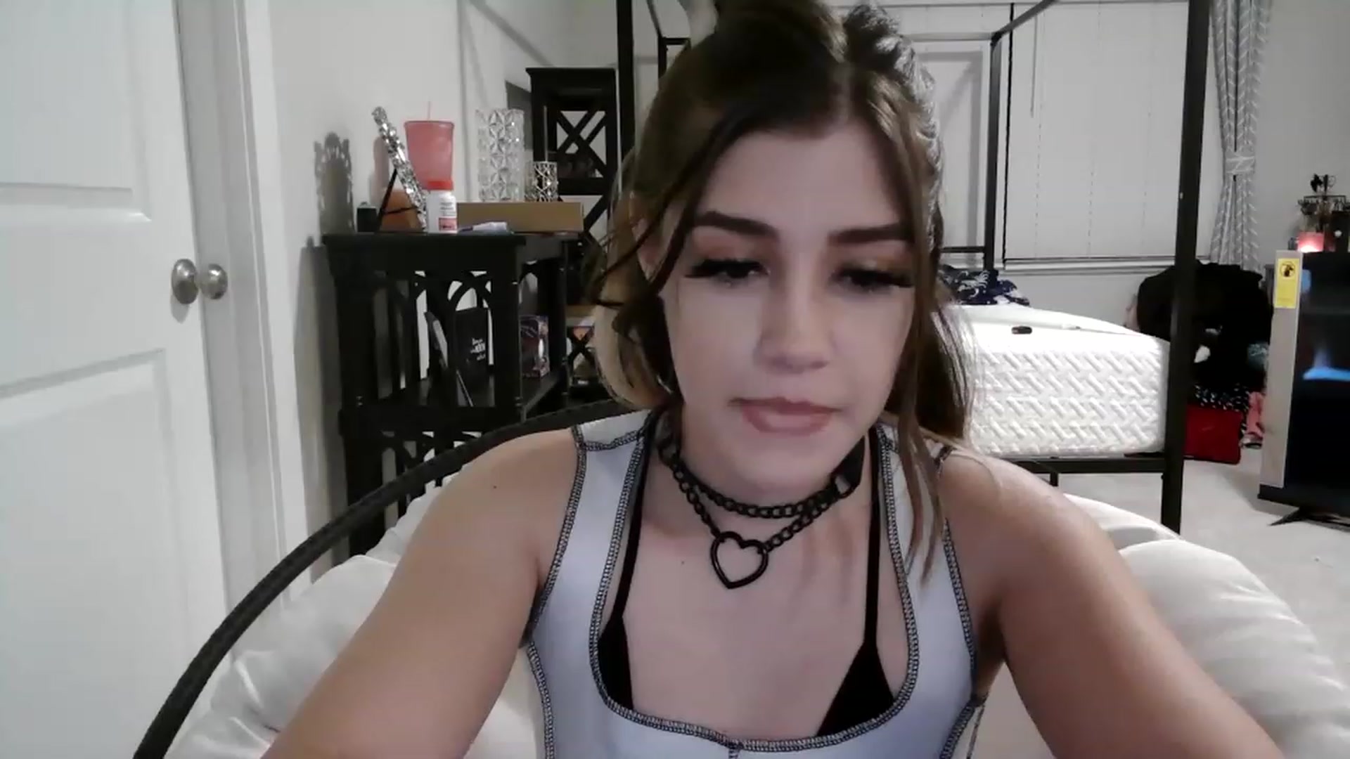 Gallery image thumbnail from Alliecat001's myfreecams stream on, 01/17/2023, 12:43 image 2 of 20