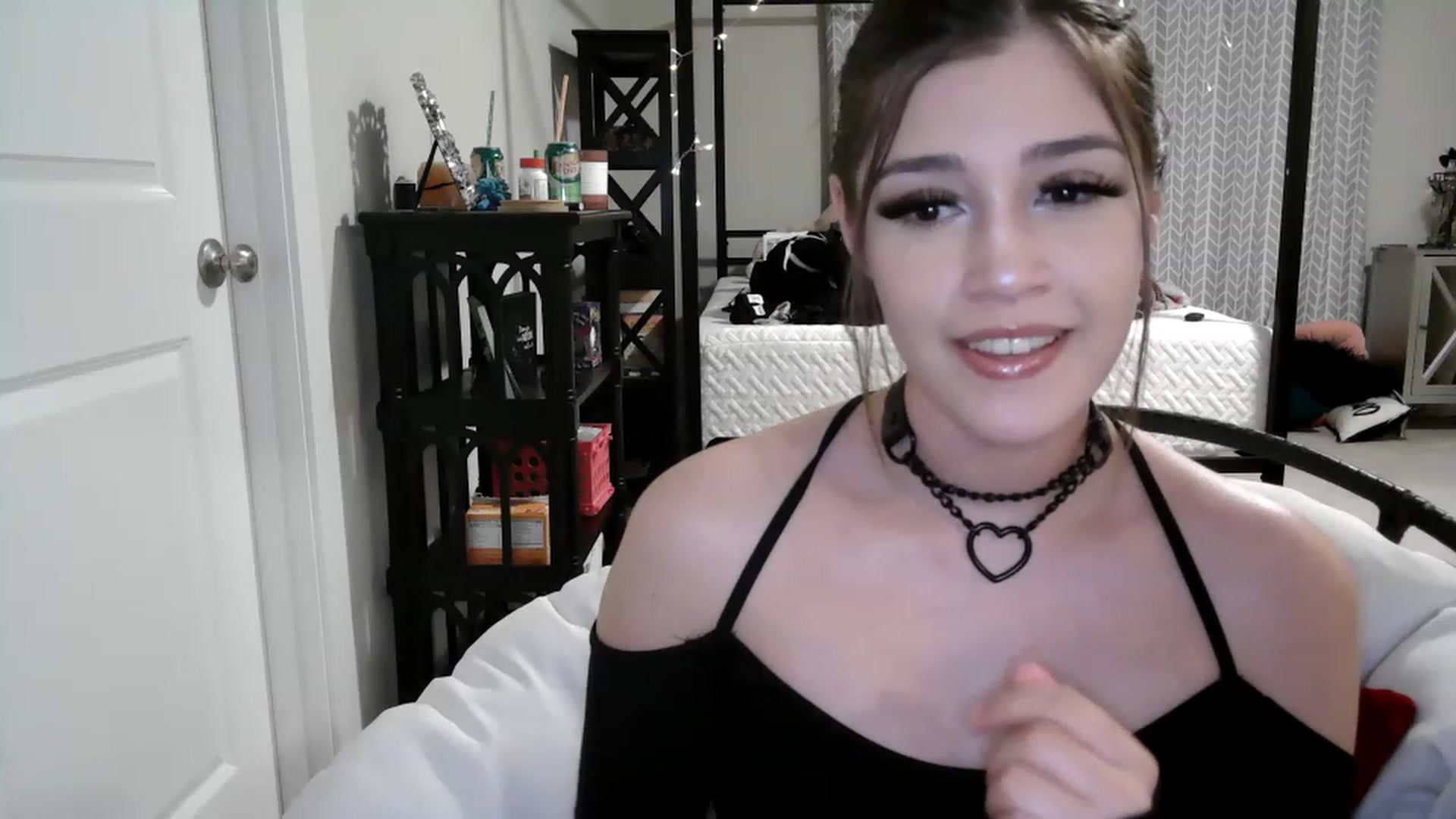 Gallery image thumbnail from Alliecat001's myfreecams stream on, 01/27/2023, 10:14 image 13 of 20