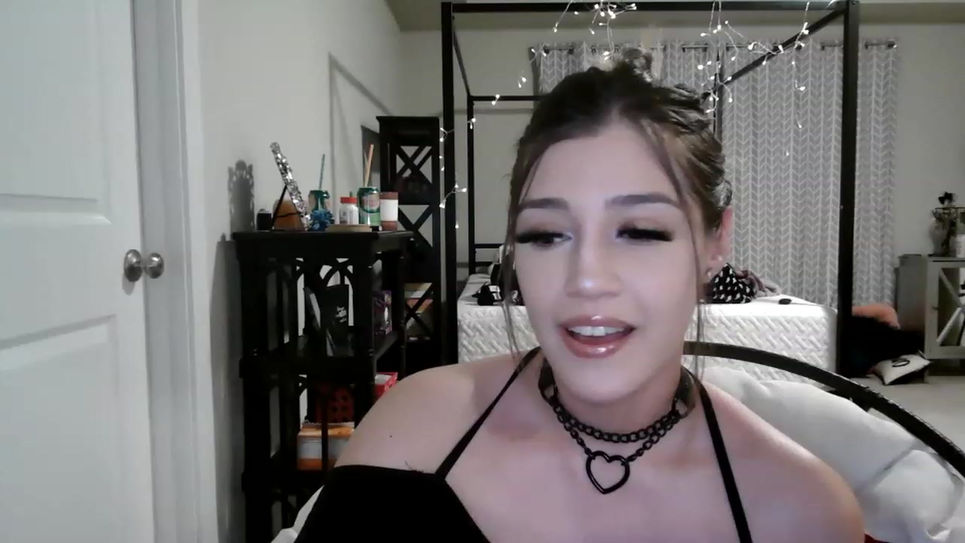 Gallery image thumbnail from Alliecat001's myfreecams stream on, 01/27/2023, 10:14 image 6 of 20
