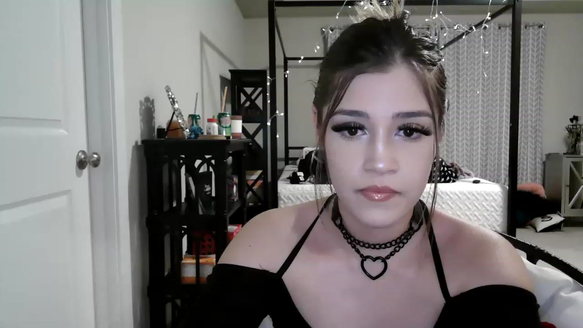 Gallery image thumbnail from Alliecat001's myfreecams stream on, 01/27/2023, 10:14 image 7 of 20