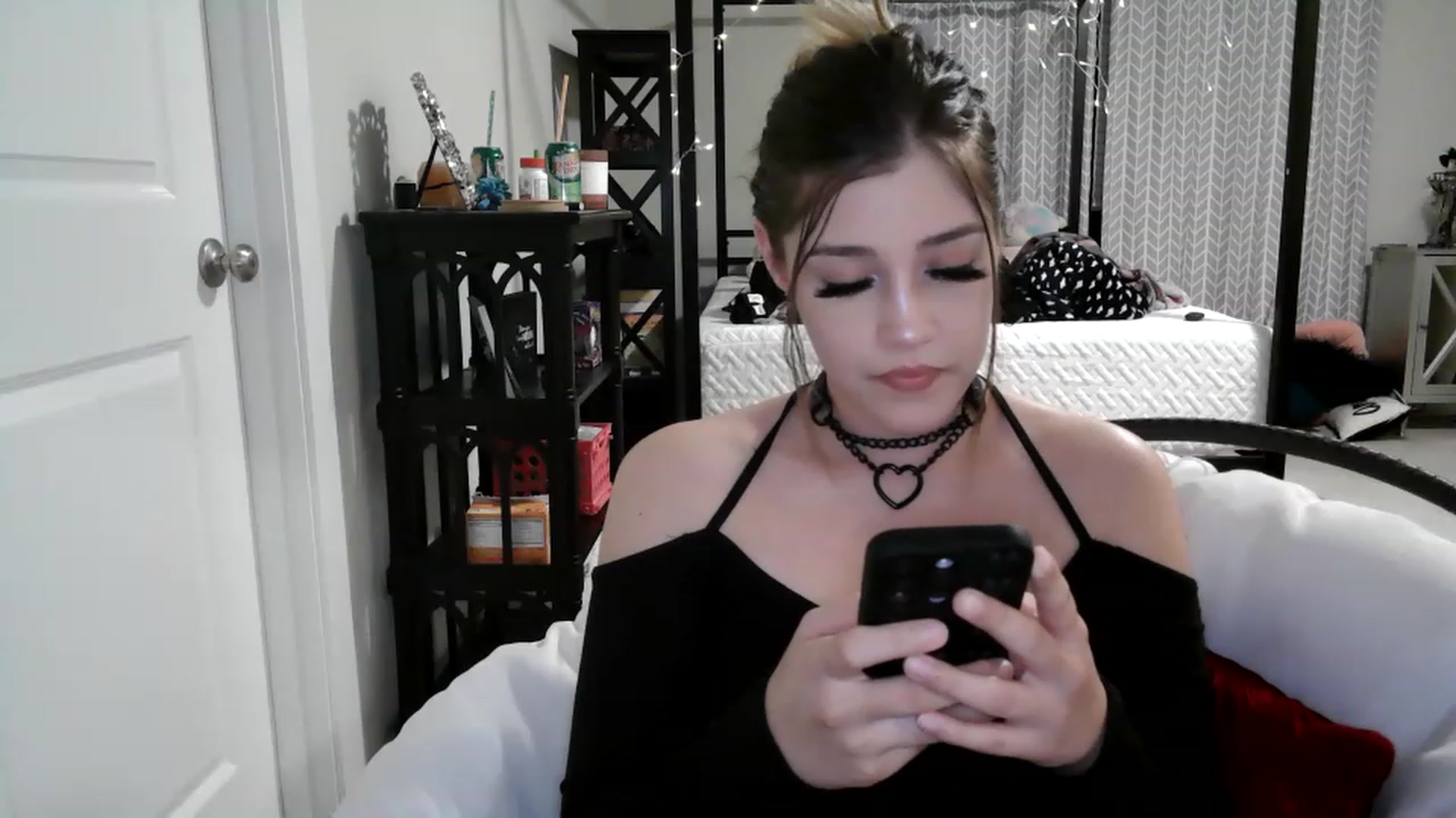 Gallery image thumbnail from Alliecat001's myfreecams stream on, 01/27/2023, 10:14 image 17 of 20