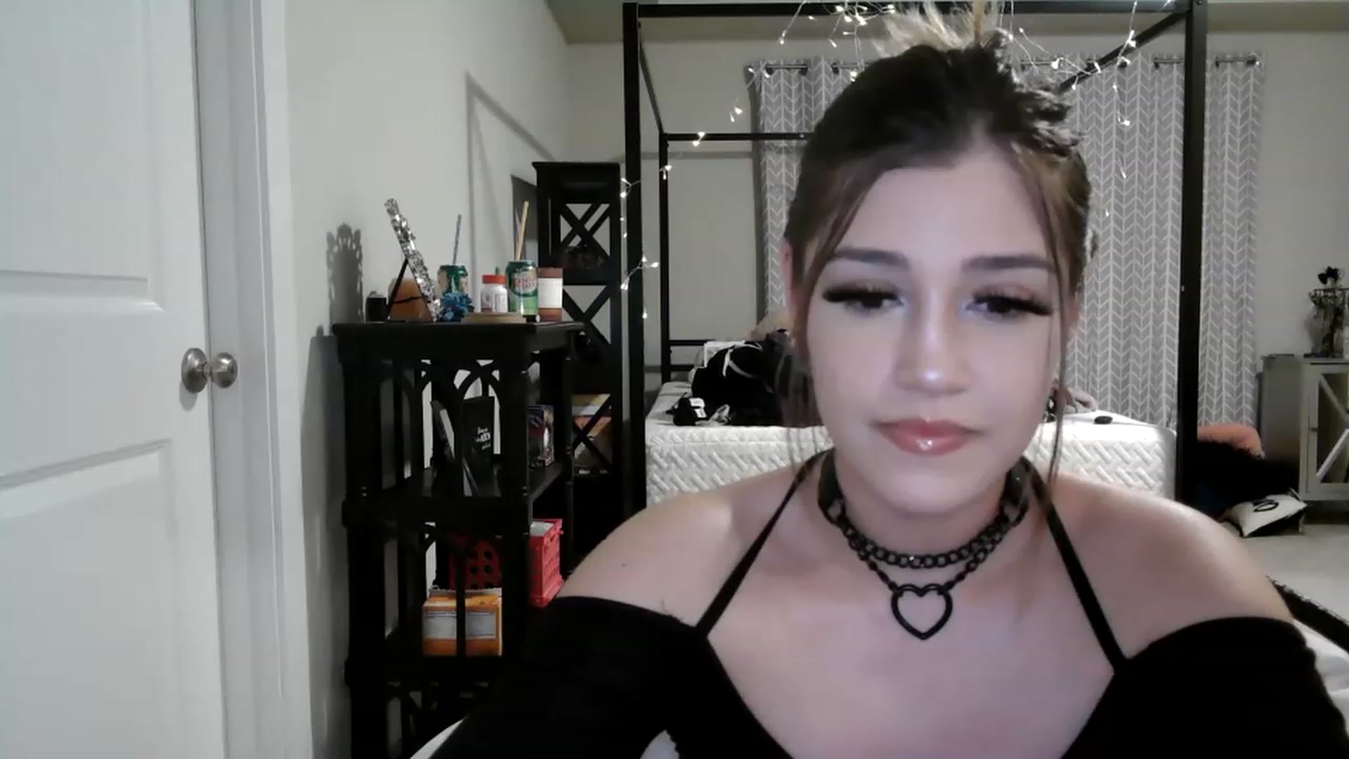 Gallery image thumbnail from Alliecat001's myfreecams stream on, 01/27/2023, 10:14 image 8 of 20