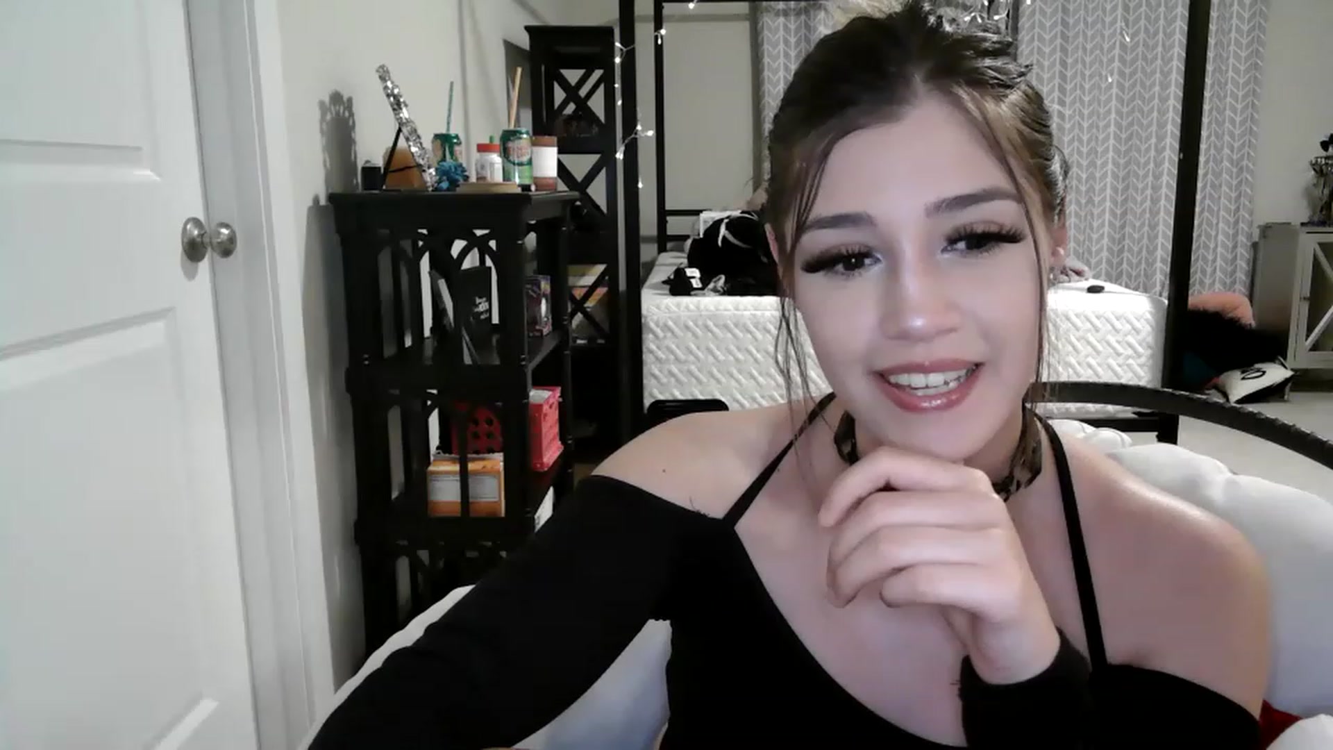 Gallery image thumbnail from Alliecat001's myfreecams stream on, 01/27/2023, 10:14 image 20 of 20