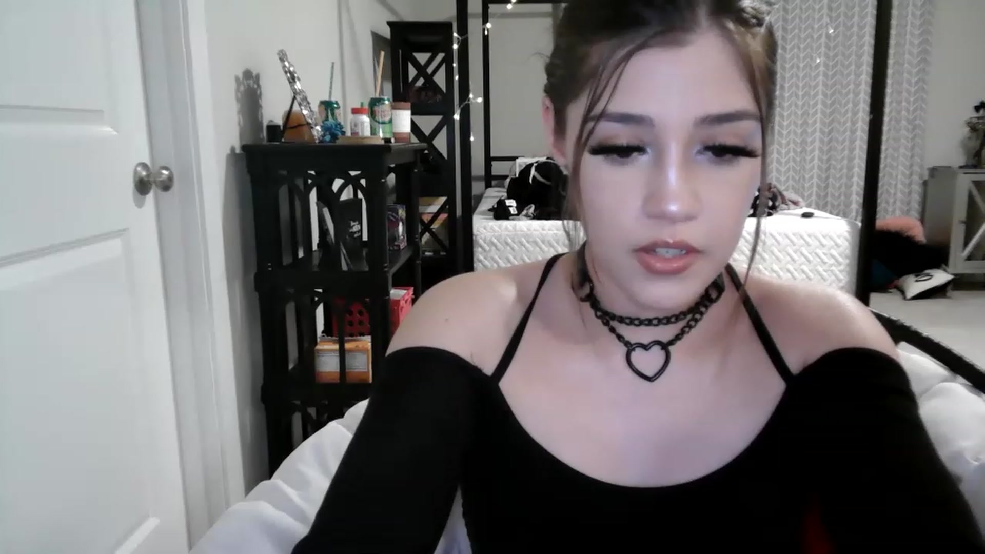 Gallery image thumbnail from Alliecat001's myfreecams stream on, 01/27/2023, 10:14 image 14 of 20