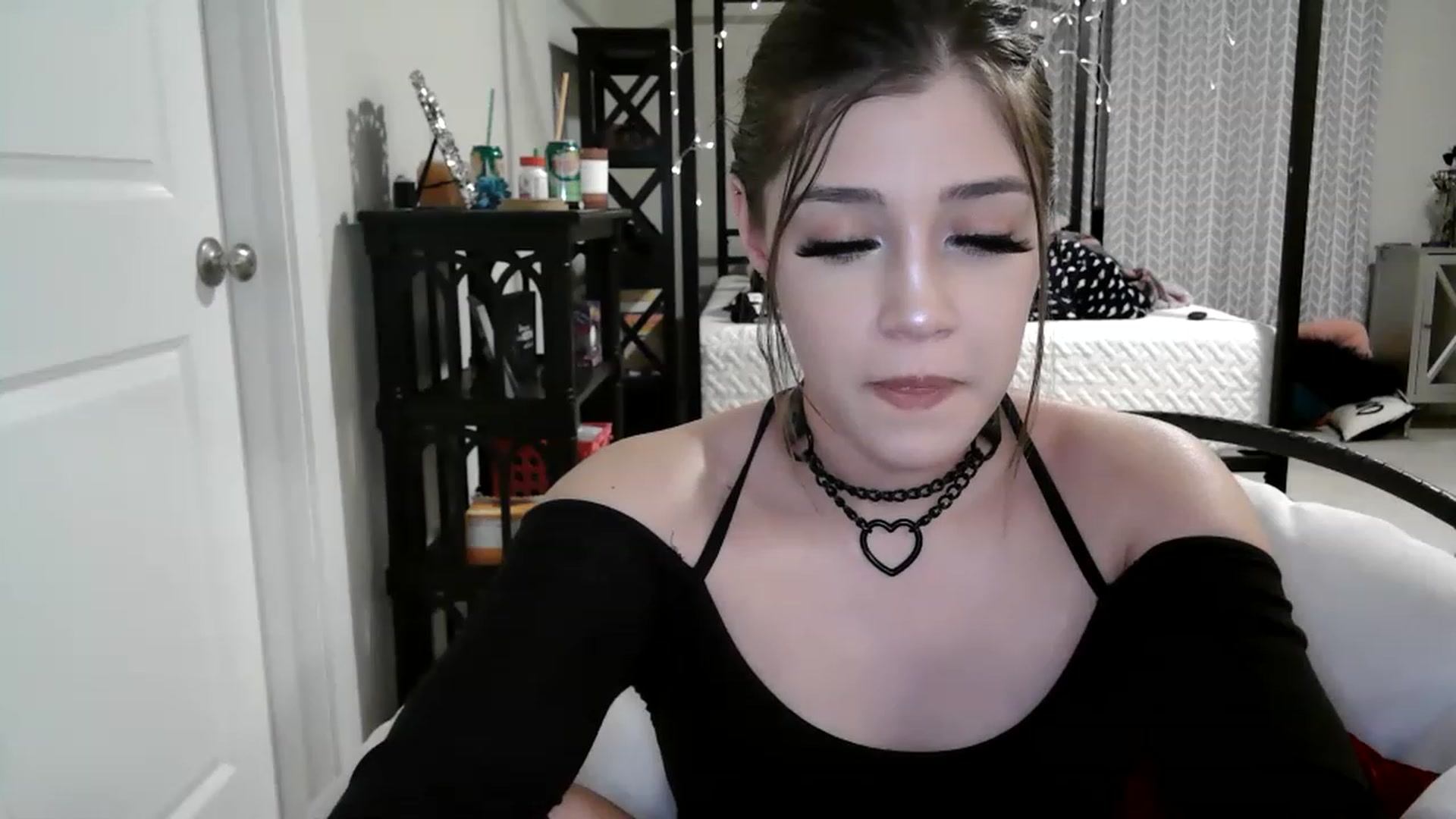 Gallery image thumbnail from Alliecat001's myfreecams stream on, 01/27/2023, 10:14 image 18 of 20