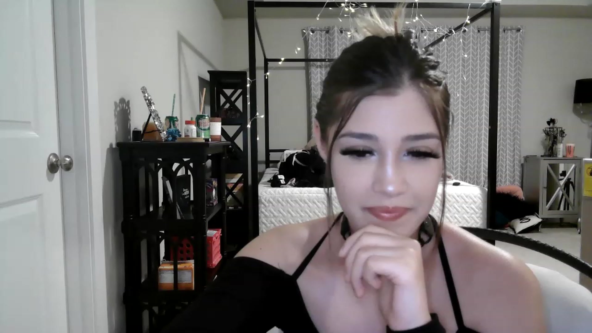 Gallery image thumbnail from Alliecat001's myfreecams stream on, 01/27/2023, 10:14 image 10 of 20