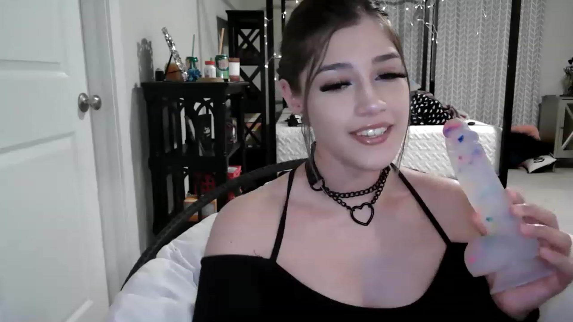Gallery image thumbnail from Alliecat001's myfreecams stream on, 01/27/2023, 10:14 image 15 of 20