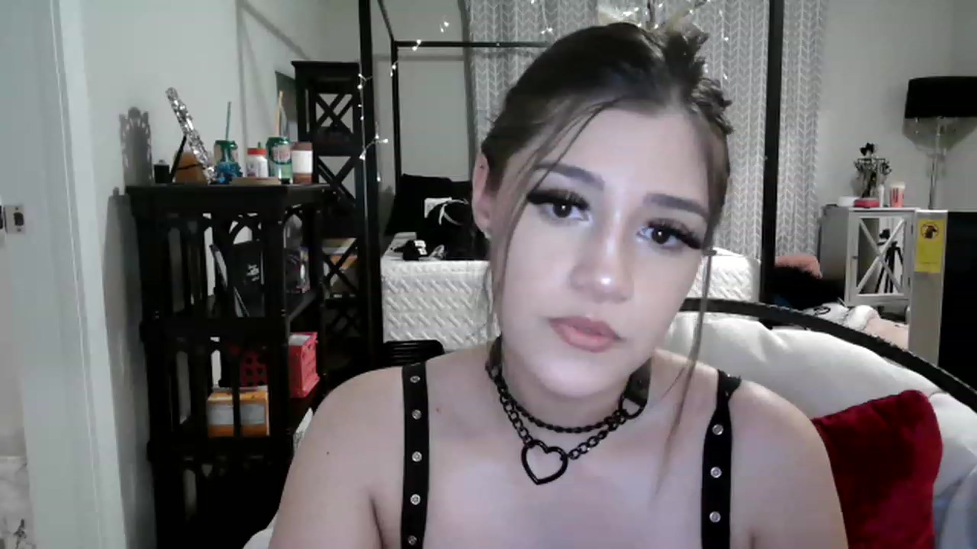 Gallery image thumbnail from Alliecat001's myfreecams stream on, 01/27/2023, 11:03 image 18 of 20