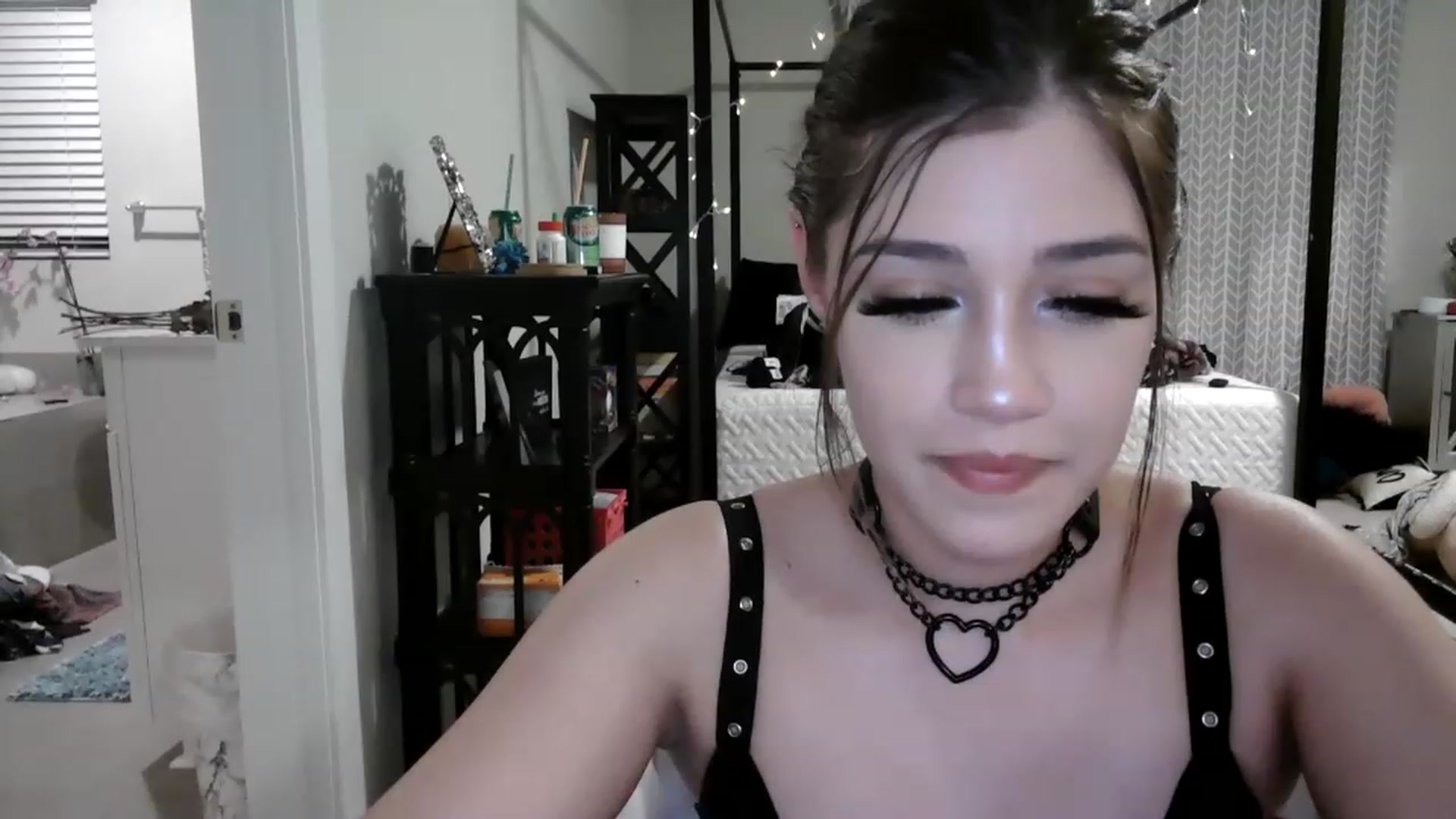 Gallery image thumbnail from Alliecat001's myfreecams stream on, 01/27/2023, 11:03 image 7 of 20