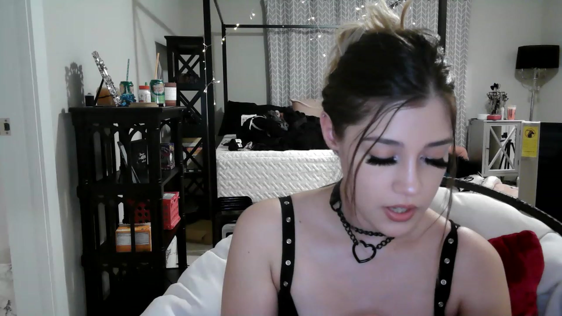 Gallery image thumbnail from Alliecat001's myfreecams stream on, 01/27/2023, 11:03 image 15 of 20