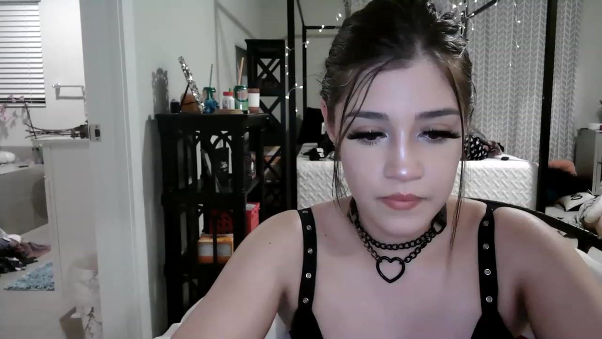 Gallery image thumbnail from Alliecat001's myfreecams stream on, 01/27/2023, 11:03 image 8 of 20