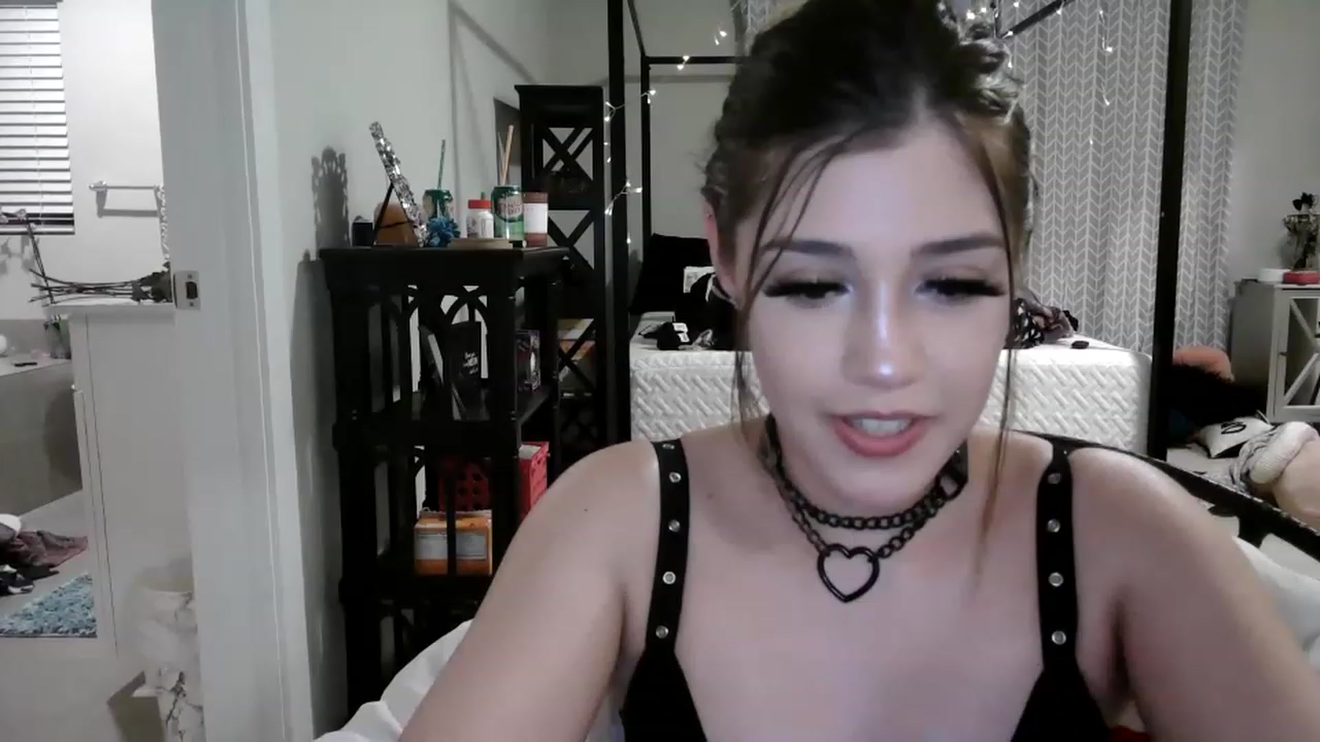 Gallery image thumbnail from Alliecat001's myfreecams stream on, 01/27/2023, 11:03 image 9 of 20