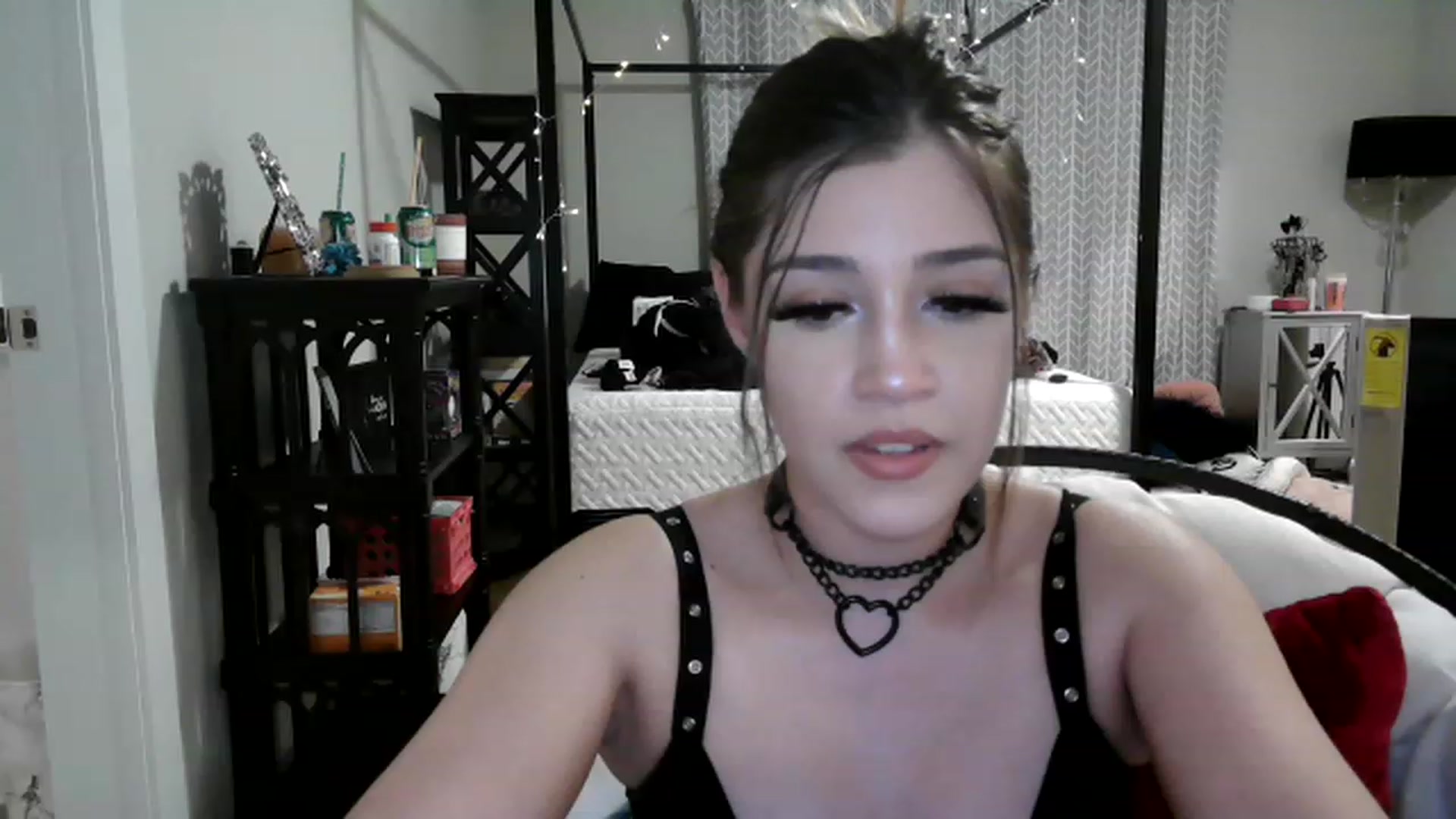 Gallery image thumbnail from Alliecat001's myfreecams stream on, 01/27/2023, 11:03 image 17 of 20
