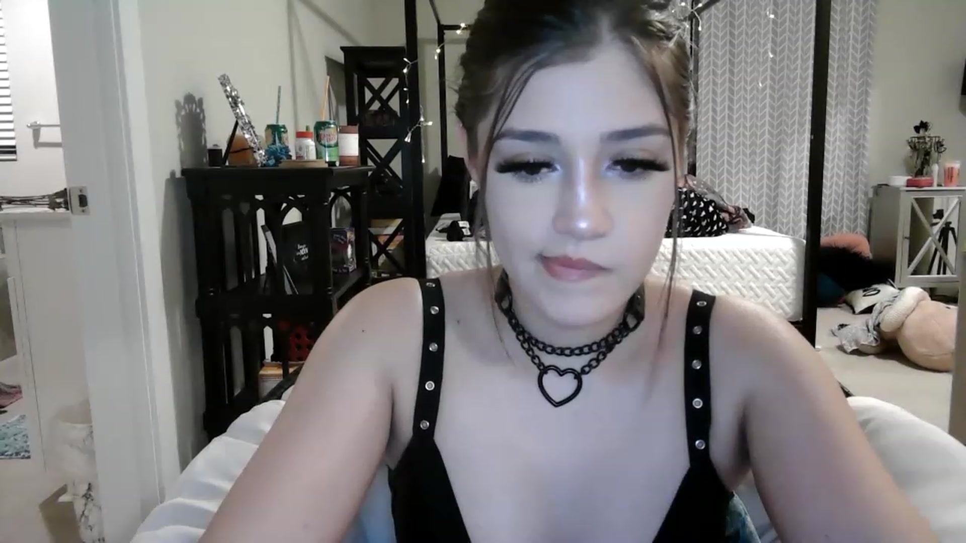 Gallery image thumbnail from Alliecat001's myfreecams stream on, 01/27/2023, 12:06 image 10 of 20