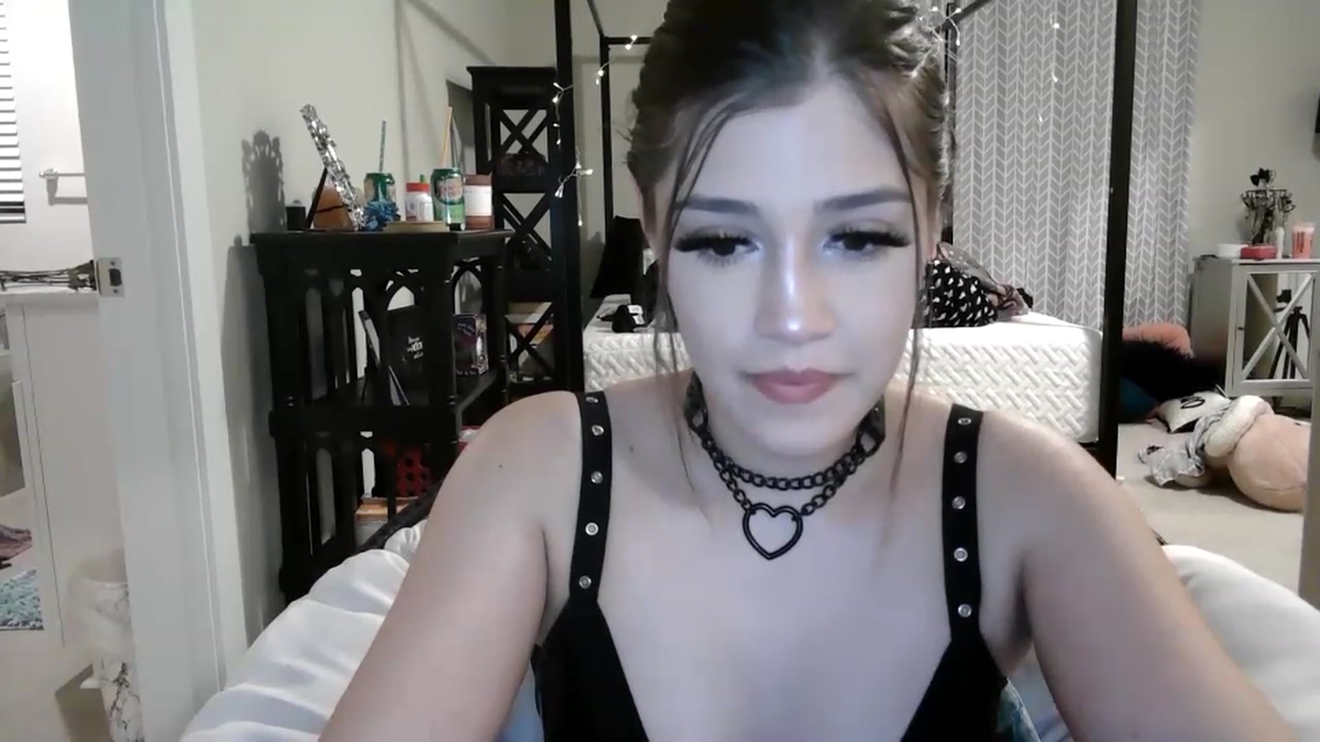 Gallery image thumbnail from Alliecat001's myfreecams stream on, 01/27/2023, 12:06 image 13 of 20