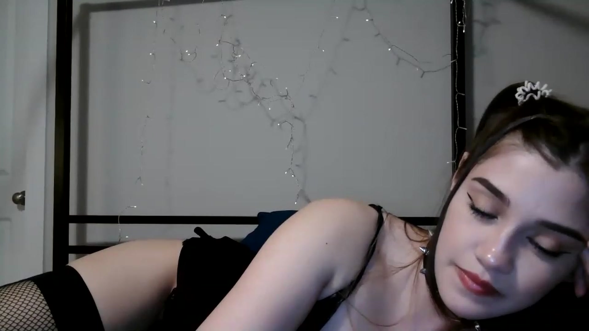 Gallery image thumbnail from Alliecat001's myfreecams stream on, 04/29/2023, 06:42 image 14 of 20