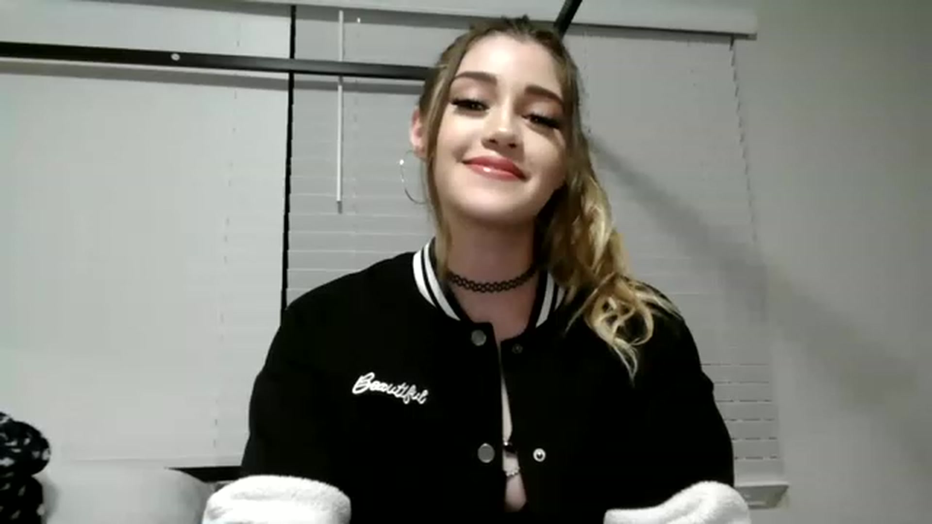 Gallery image thumbnail from Alliecat001's myfreecams stream on, 05/11/2023, 07:18 image 7 of 20