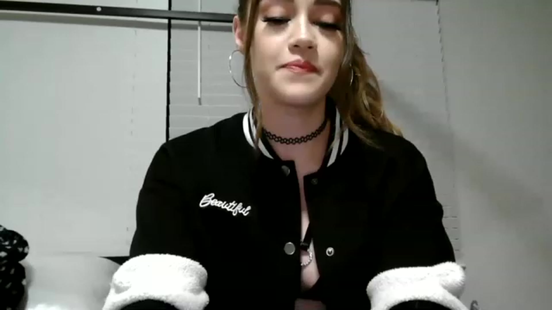 Gallery image thumbnail from Alliecat001's myfreecams stream on, 05/11/2023, 07:18 image 8 of 20