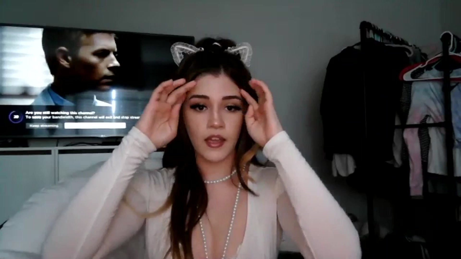 Gallery image thumbnail from Alliecat001's myfreecams stream on, 07/06/2023, 01:15 image 10 of 20