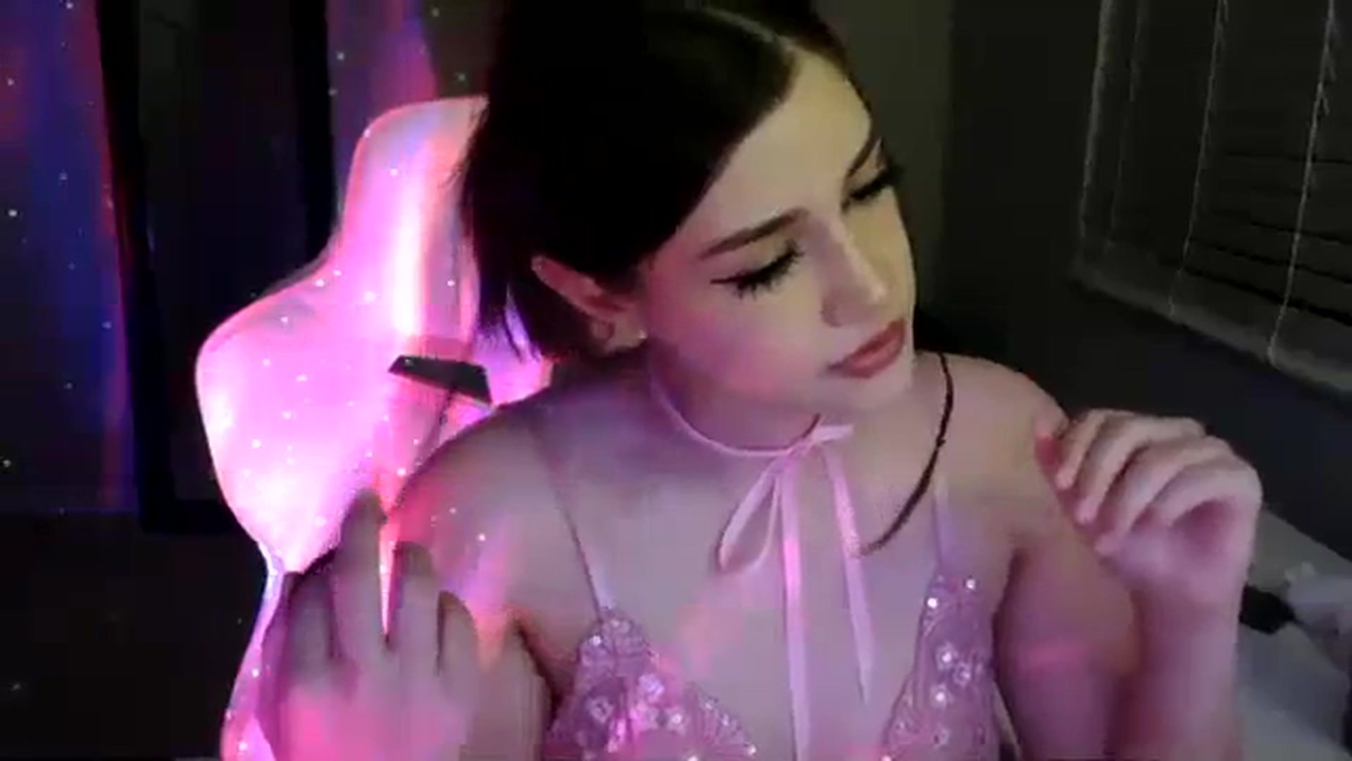 Gallery image thumbnail from Alliecat001's myfreecams stream on, 11/11/2023, 09:02 image 6 of 20