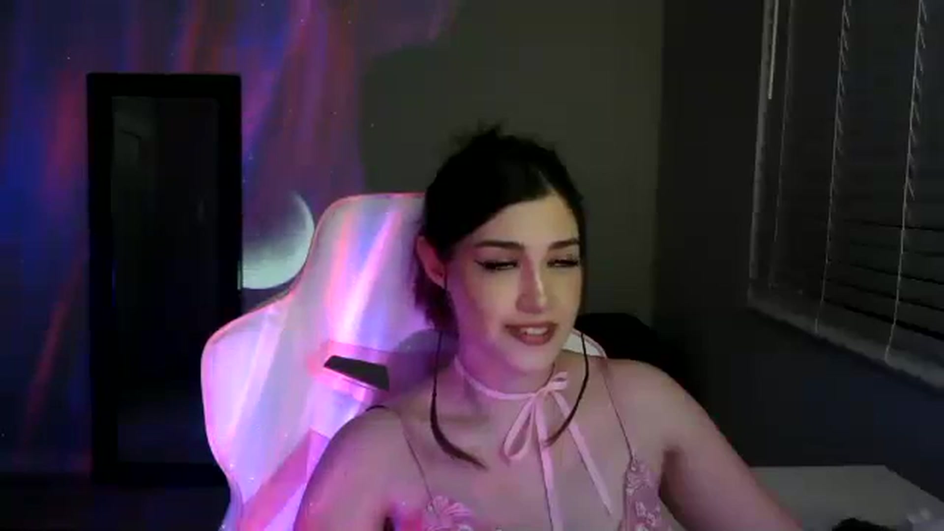 Gallery image thumbnail from Alliecat001's myfreecams stream on, 11/11/2023, 09:02 image 18 of 20