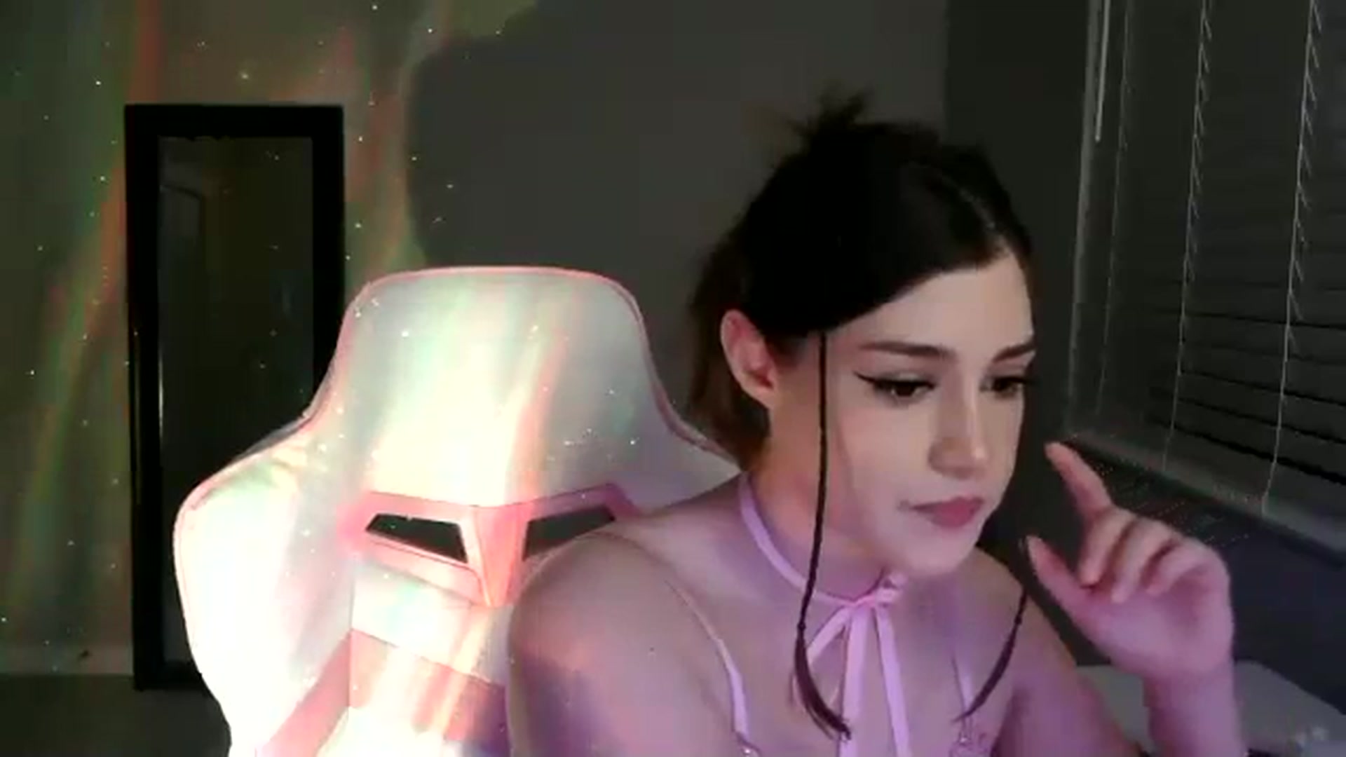 Gallery image thumbnail from Alliecat001's myfreecams stream on, 11/11/2023, 09:02 image 11 of 20