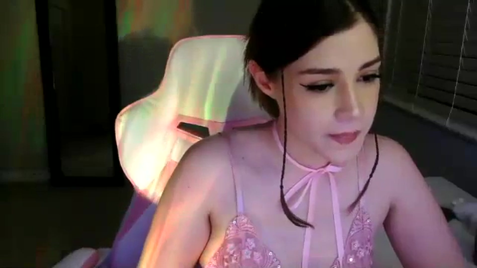 Gallery image thumbnail from Alliecat001's myfreecams stream on, 11/11/2023, 09:02 image 5 of 20