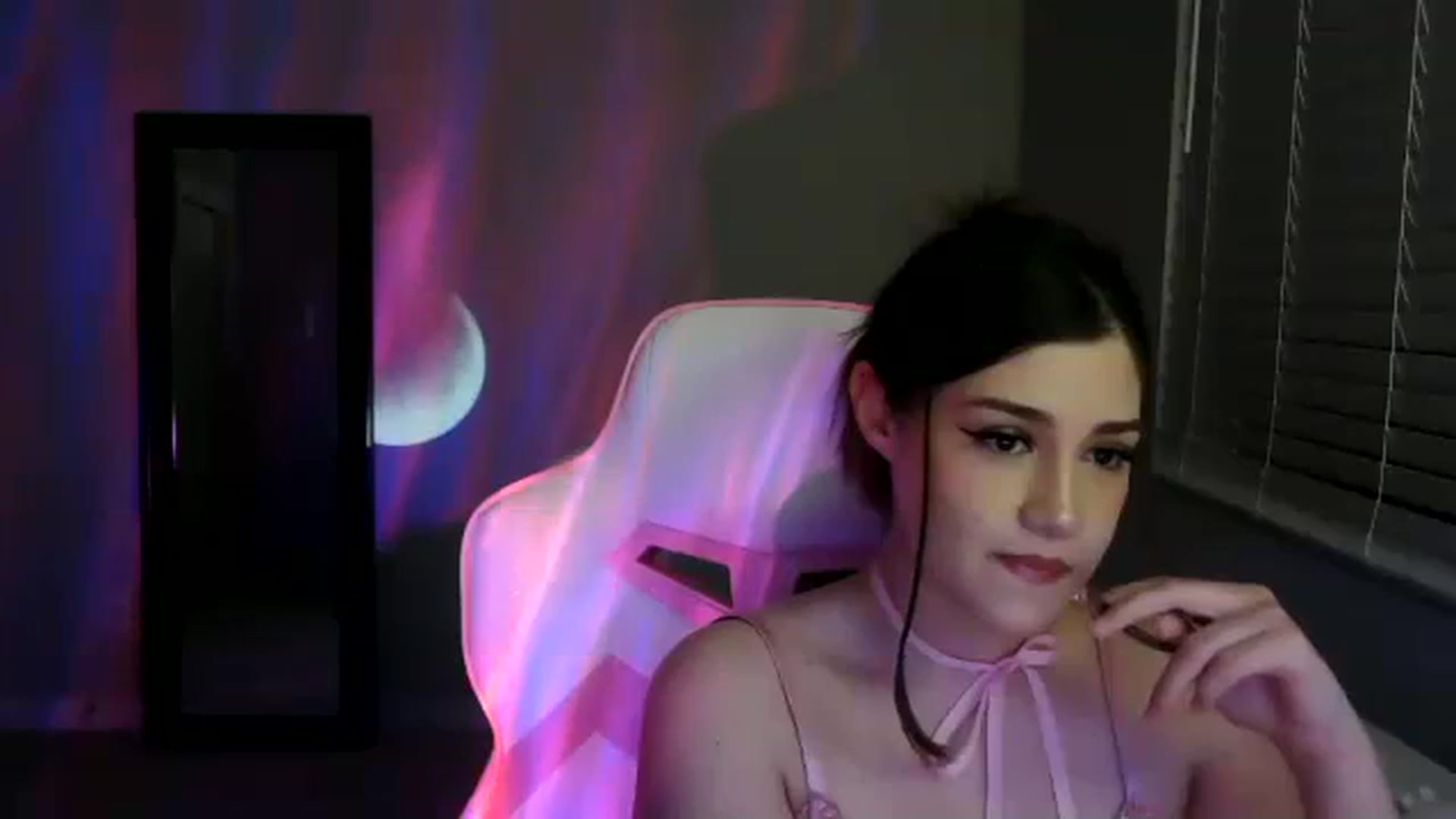 Gallery image thumbnail from Alliecat001's myfreecams stream on, 11/11/2023, 09:02 image 12 of 20